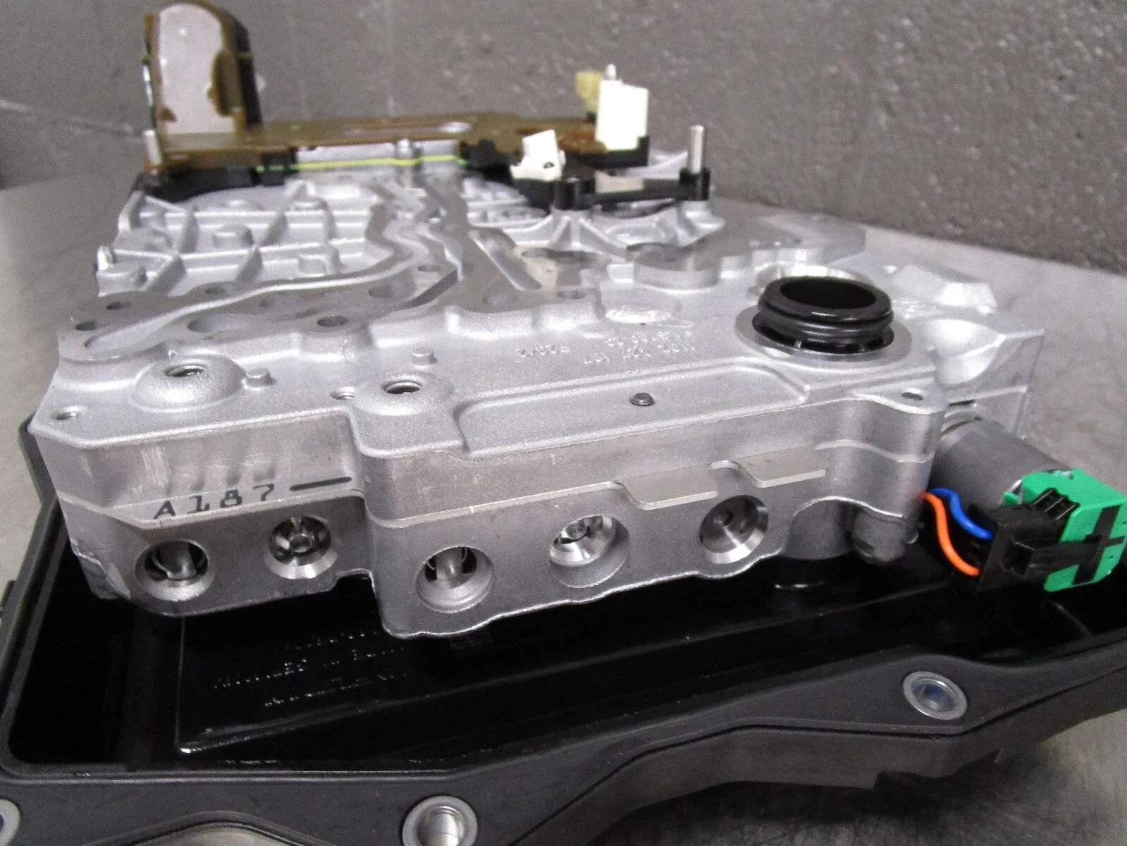 BMW Automatic Transmission Valve Body MPN 1102427187 image 3