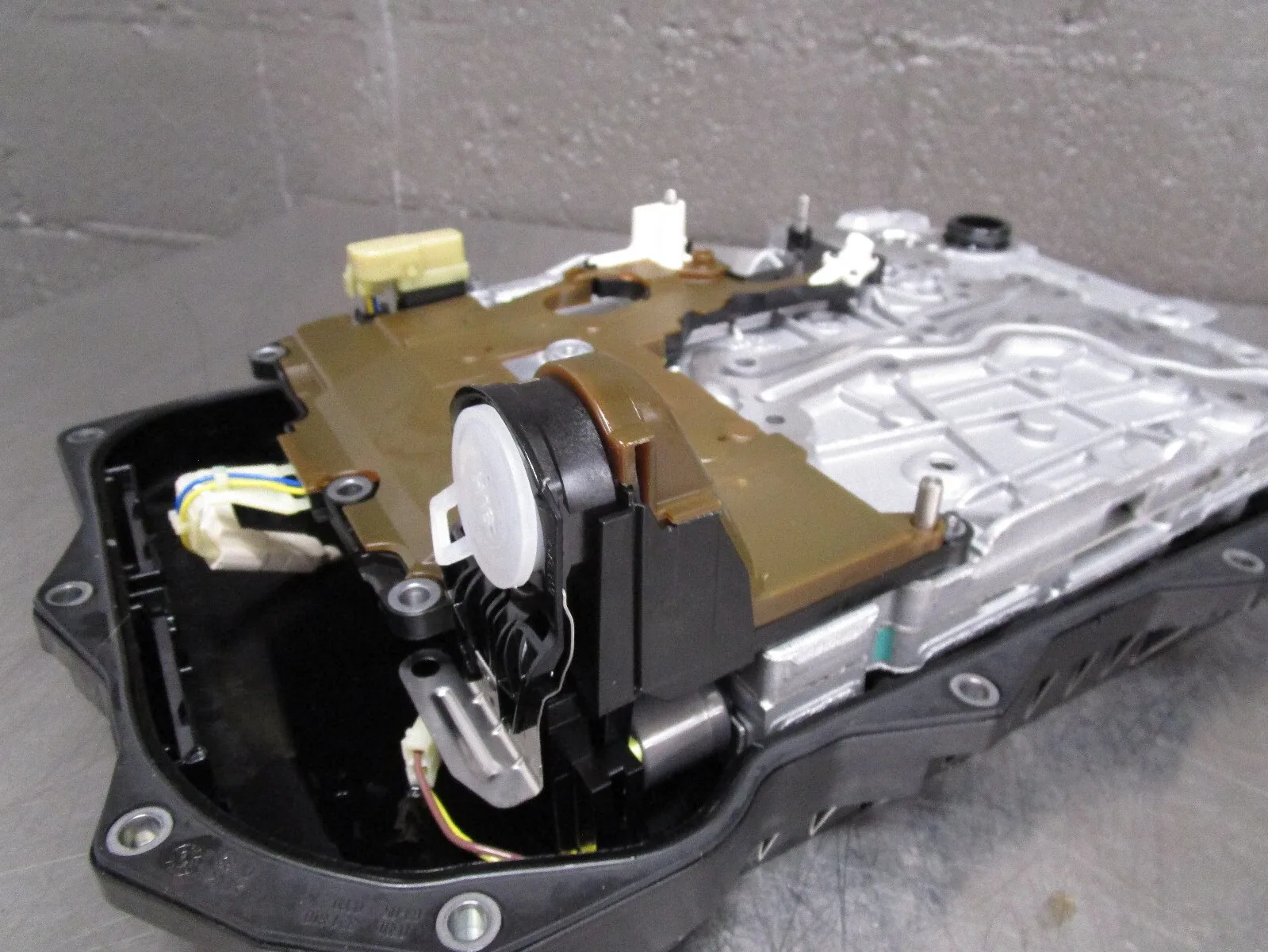 BMW Automatic Transmission Valve Body MPN 1102427187 image 4
