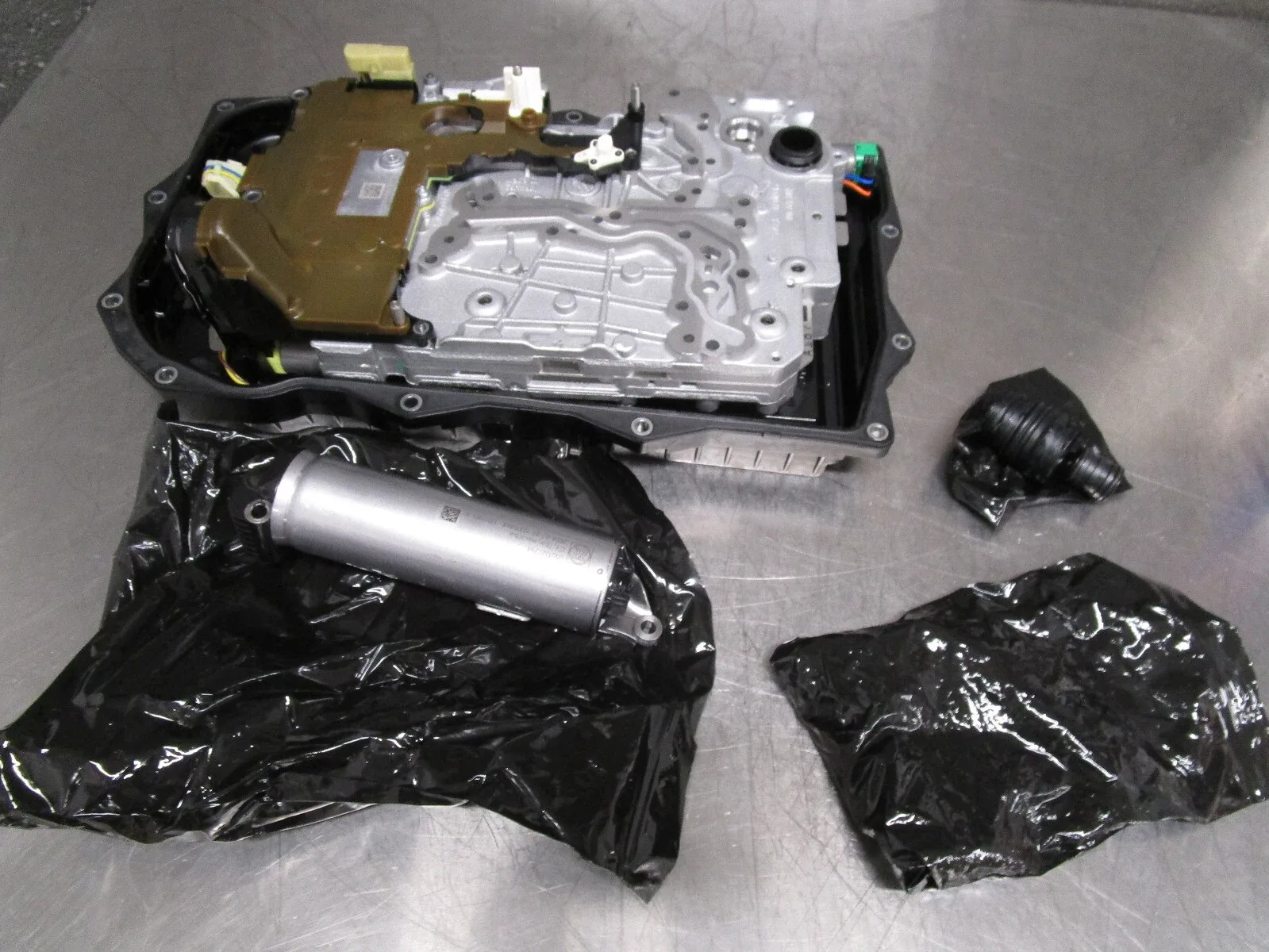 BMW Automatic Transmission Valve Body MPN 1102427187