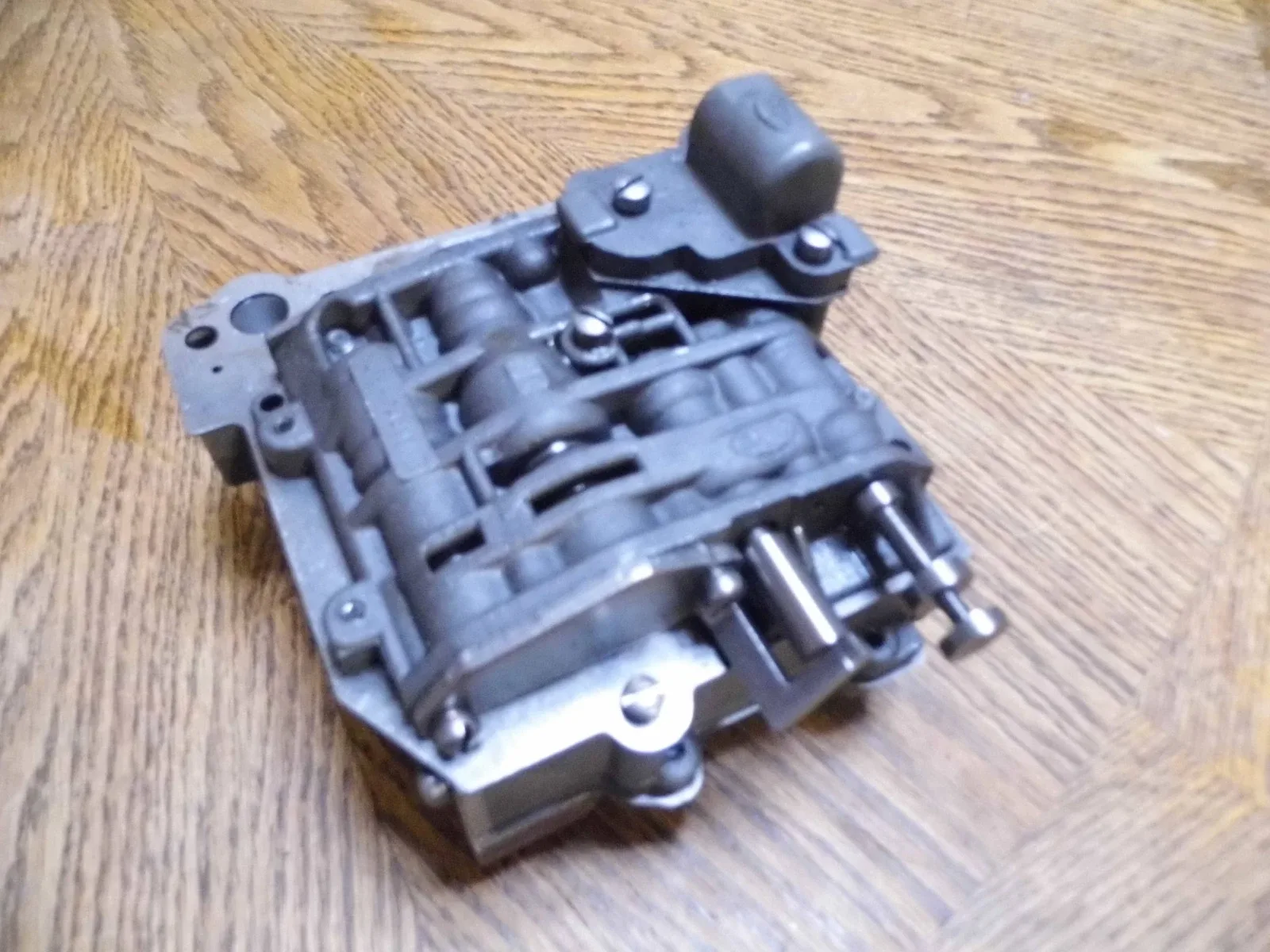 Early 60s Ford Cruise-O-Matic Valve Body image 3