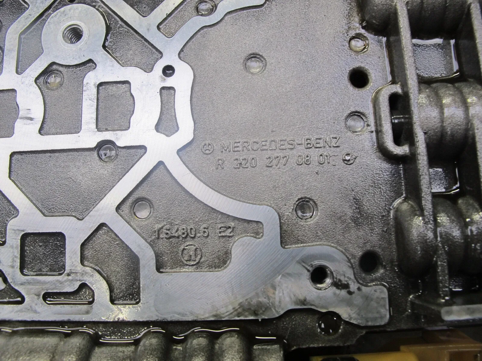 07-11 MERCEDES W164 ML63 AMG 722.907 TRANSMISSION VALVE BODY MECHATRONIC OEM image 3