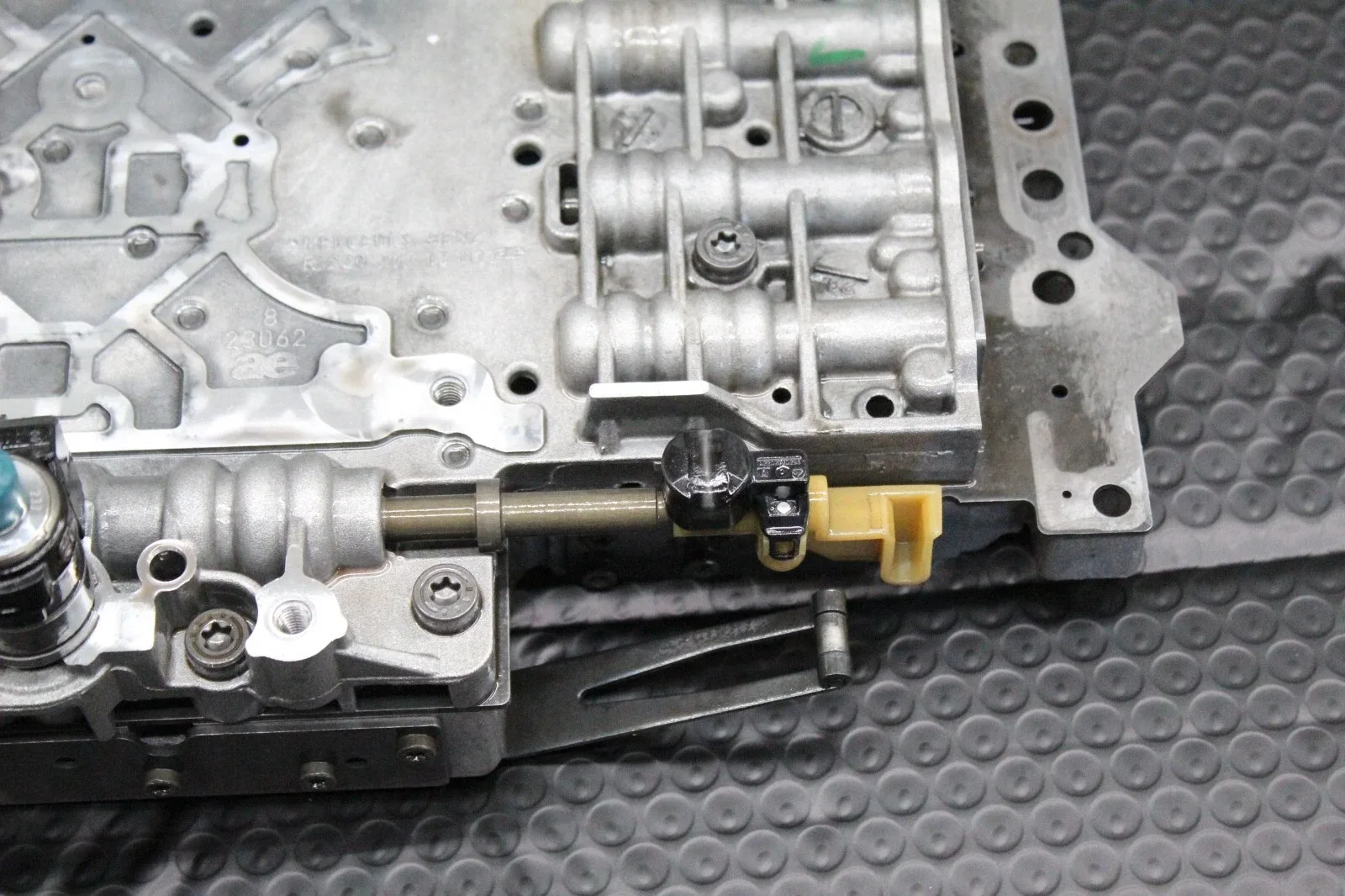 Mercedes S550 E550 CL550 7G Speed Tronic Transmission Valve Body 2202701306 image 2