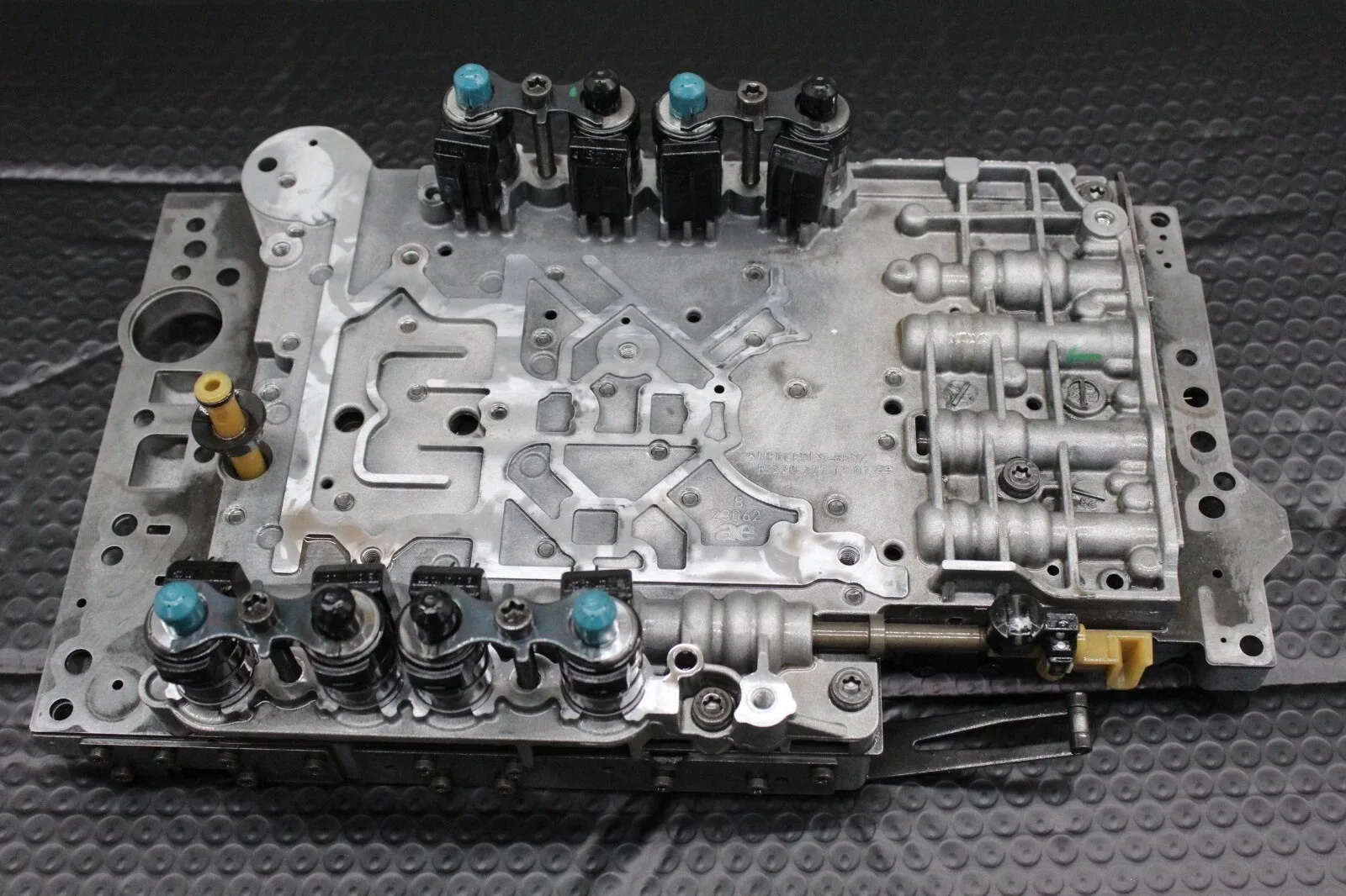 Mercedes S550 E550 CL550 7G Speed Tronic Transmission Valve Body 2202701306