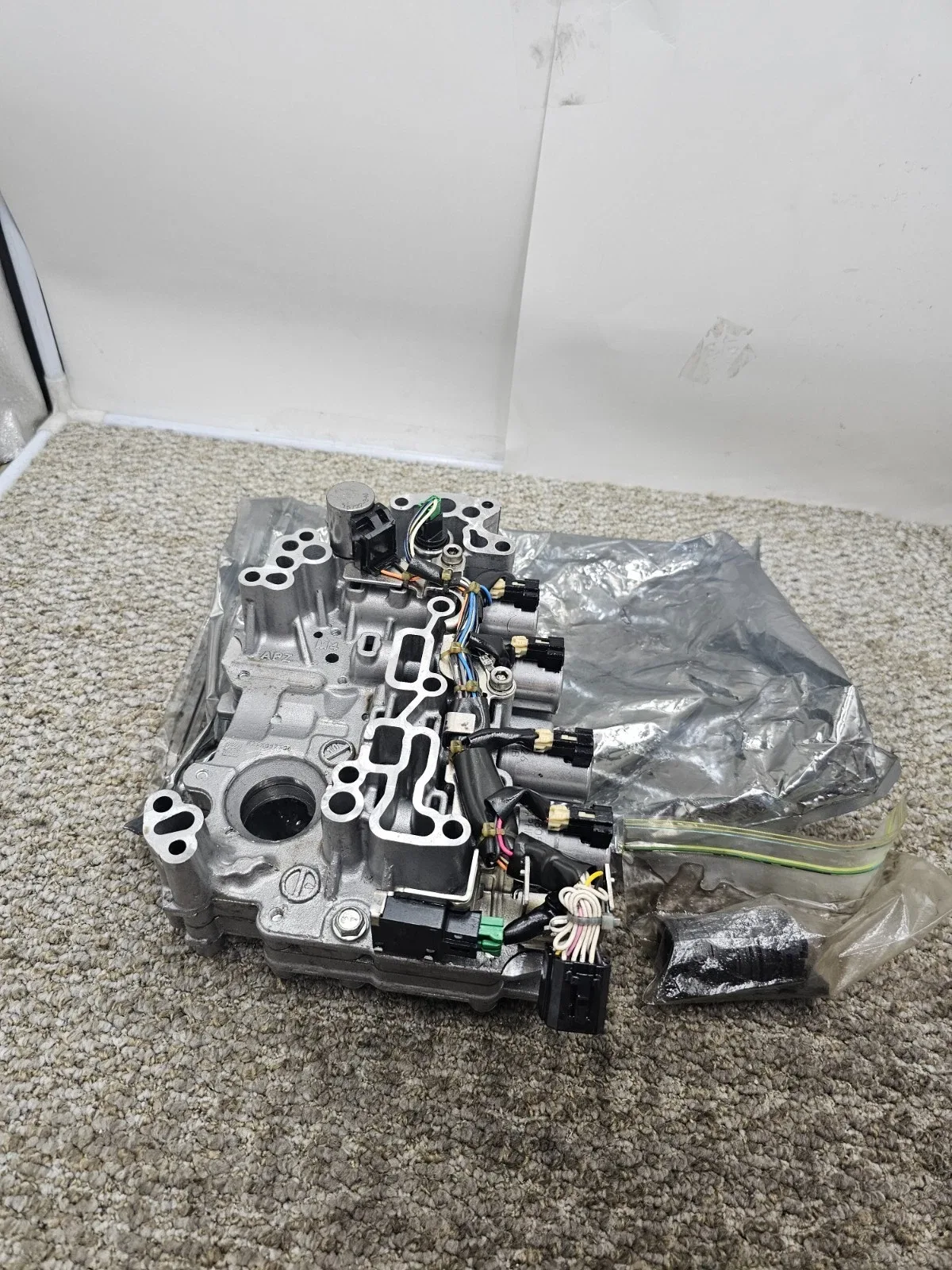 Transmission Valve Body With Solenoids for Nissan Sentra Note Versa M25X052306