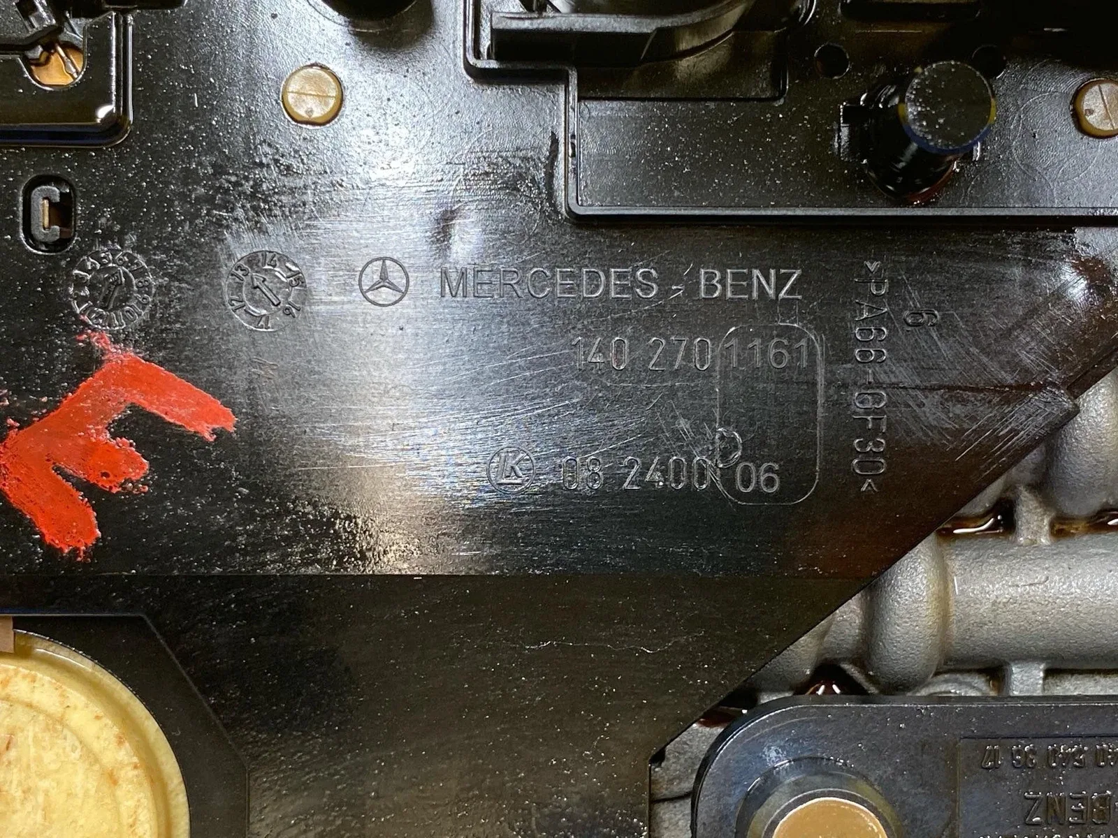 09 MERCEDES E-350 W211 Auto Trans Conductor Plate Valve Body TCU OEM A2112700006 image 2