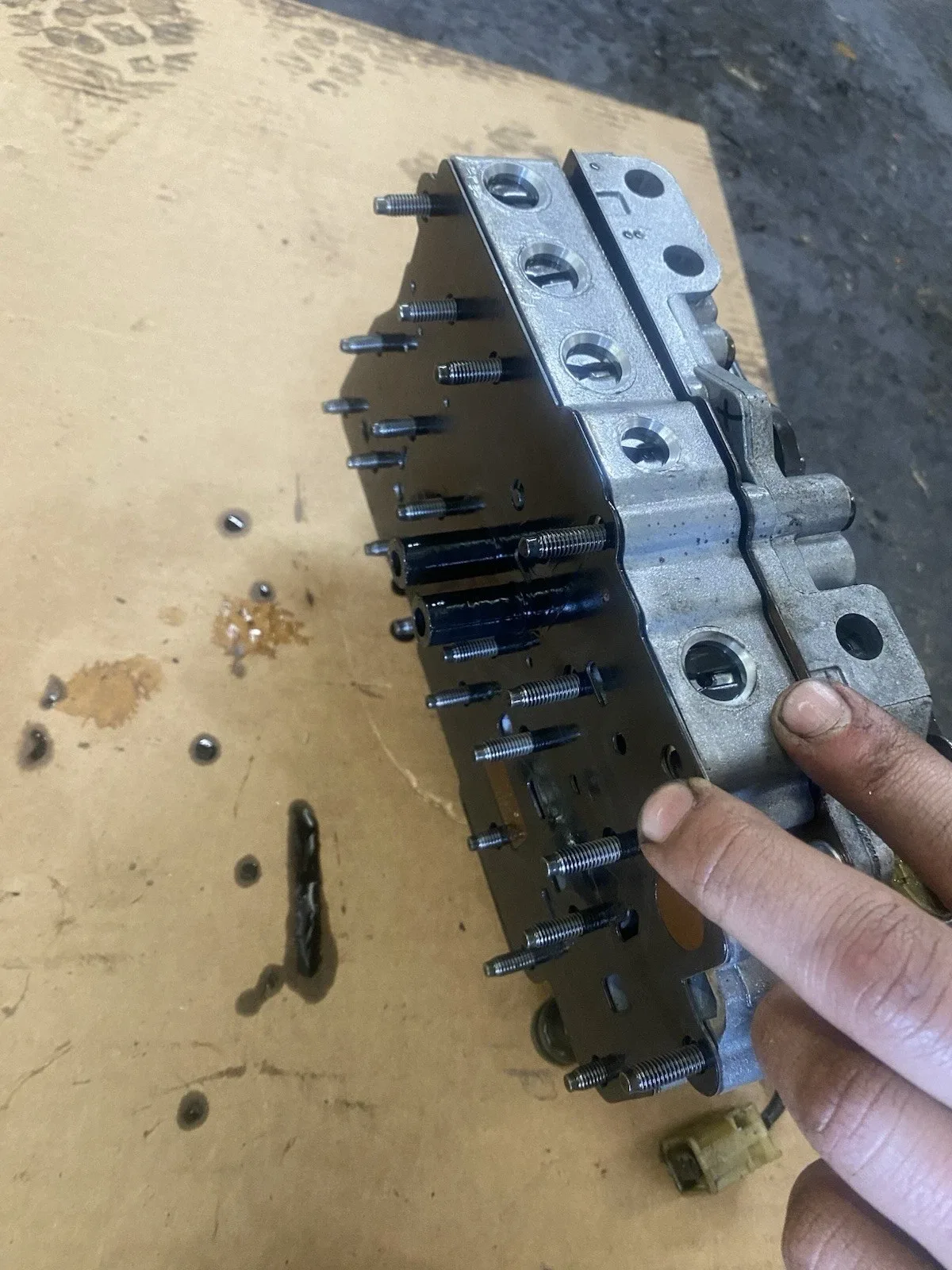 2013 Ford 1.6 Valve Body ML3N2(a) image 3