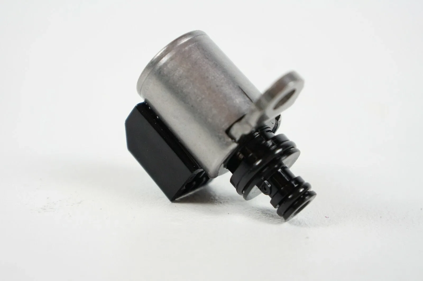 infiniti nissan transmission solenoid valve body 09404-3-m image 2