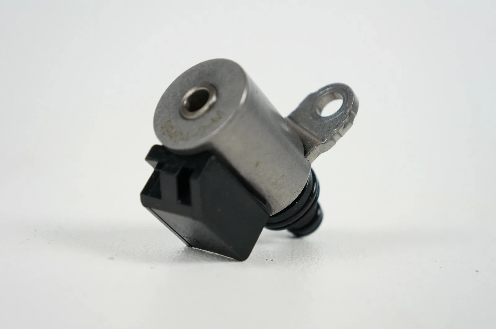 Infiniti/Nissan Transmission Solenoid Valve Body MPN 09404-2-M image 4
