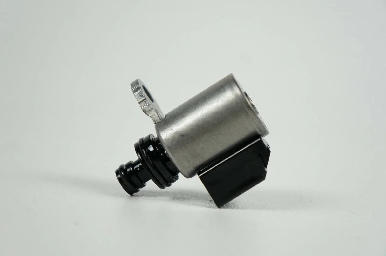 Infiniti/Nissan Transmission Solenoid Valve Body MPN 09404-2-M