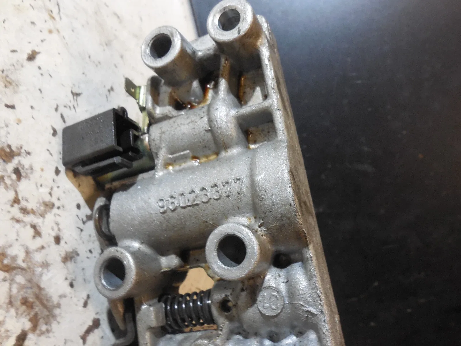 BMW Z3 E36 / 328i / 325i Auxiliary Transmission Valve Body - GM 96023377 image 3