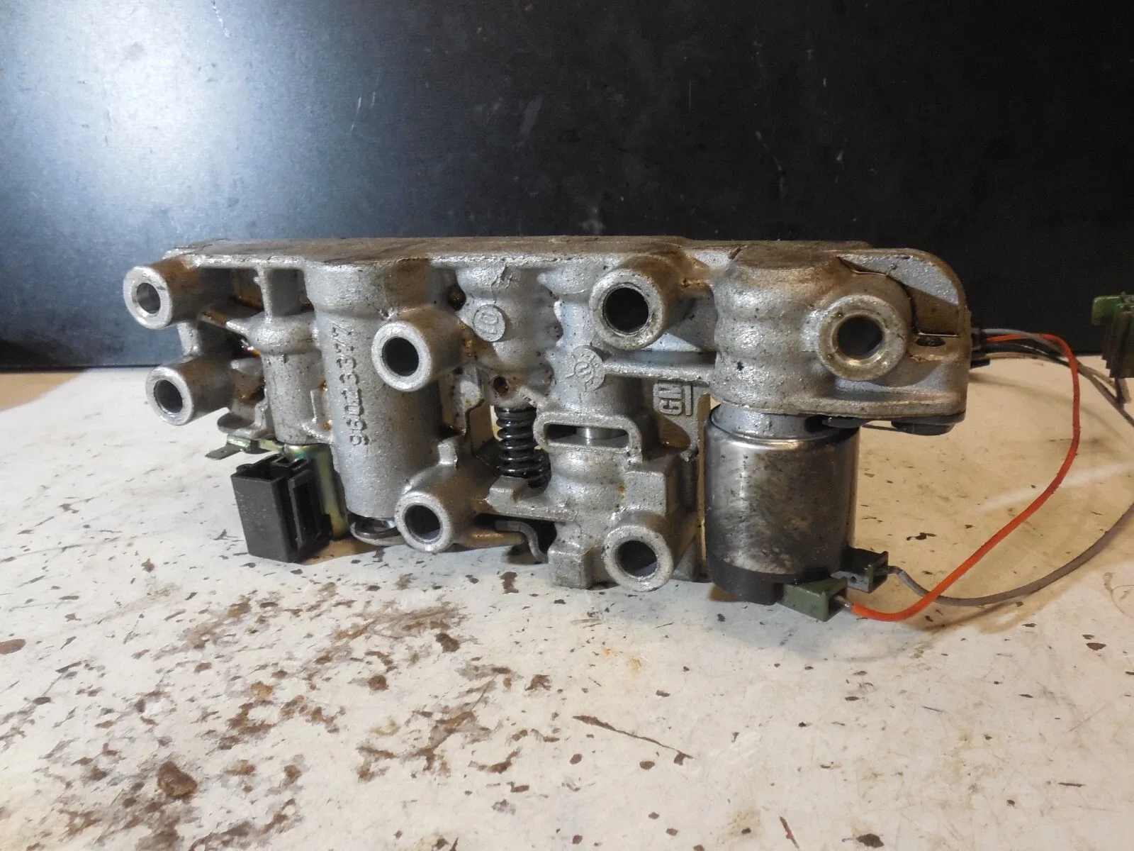 BMW Z3 E36 / 328i / 325i Auxiliary Transmission Valve Body - GM 96023377 image 4