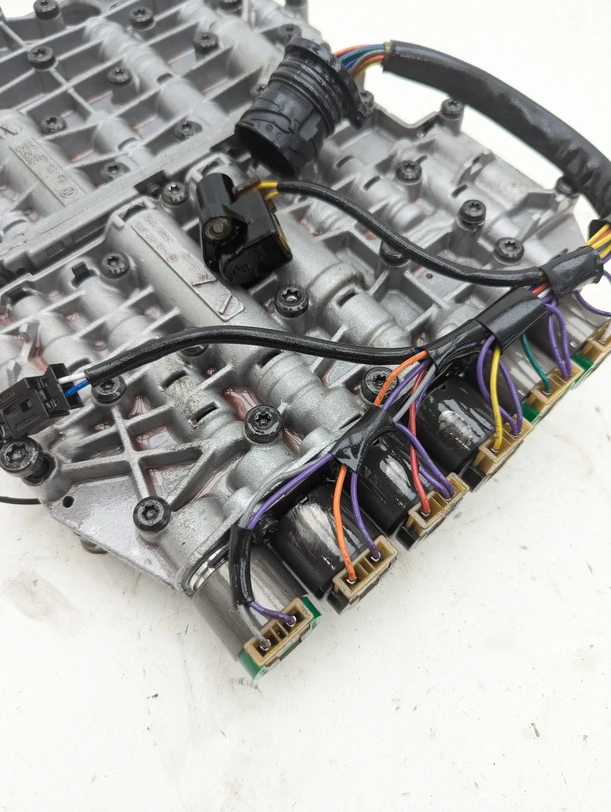 2003-2005 BMW Z4 (E85) 3.0L M54 5HP-19 Automatic Transmission Valve Body image 3
