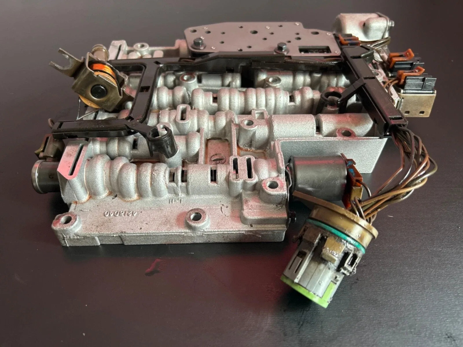 GM 4L60E AUTOMATIC TRANSMISSION VALVE BODY ASSEMBLY 1997 AND UP L-11 4213040 OEM image 2