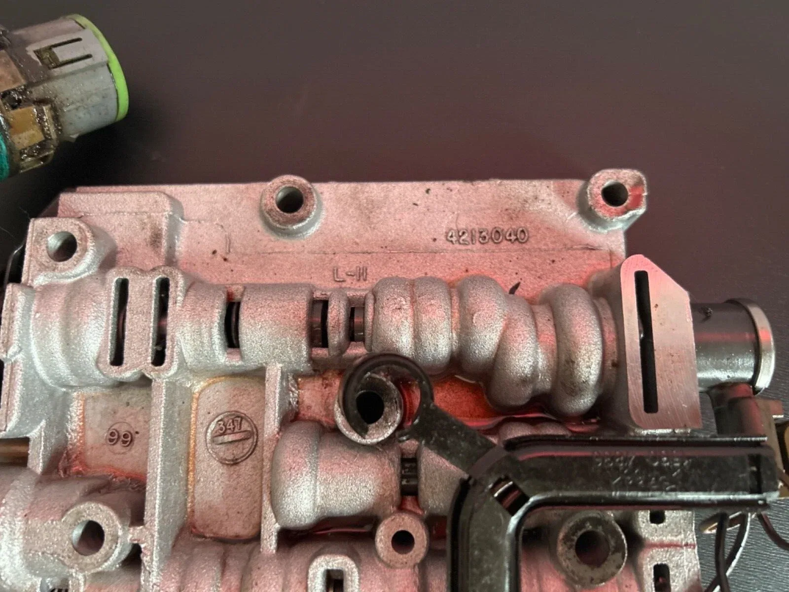 GM 4L60E AUTOMATIC TRANSMISSION VALVE BODY ASSEMBLY 1997 AND UP L-11 4213040 OEM image 4