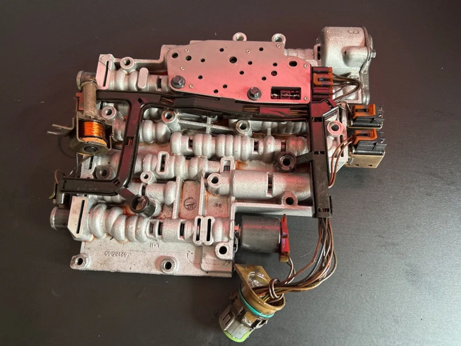 GM 4L60E AUTOMATIC TRANSMISSION VALVE BODY ASSEMBLY 1997 AND UP L-11 4213040 OEM