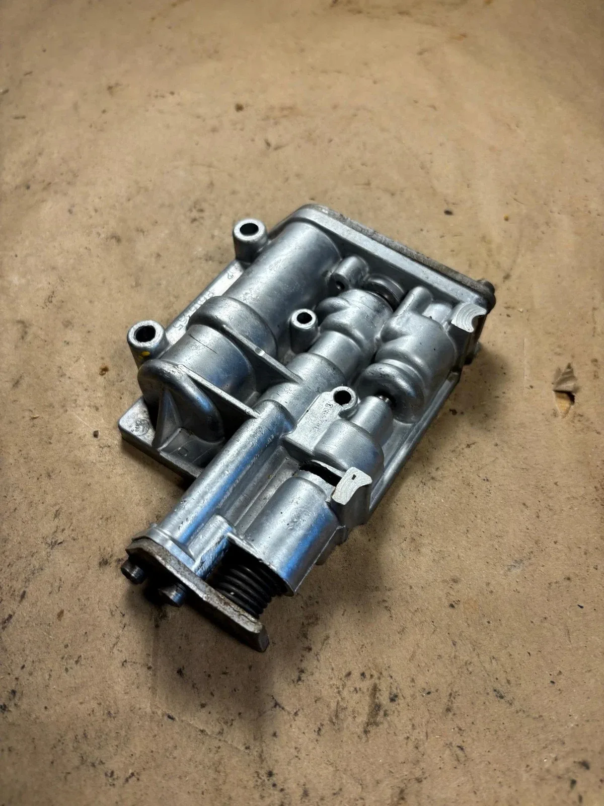 1950 Pontiac Automatic Transmission Valve Body — GM 8616375 image 2