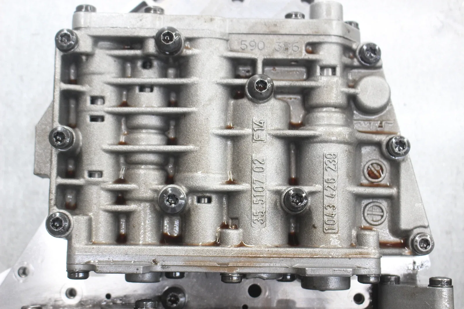 Automatic Transmission Valve Body 1043426221 1043426110 BMW 528e OEM PAN LM89 image 2