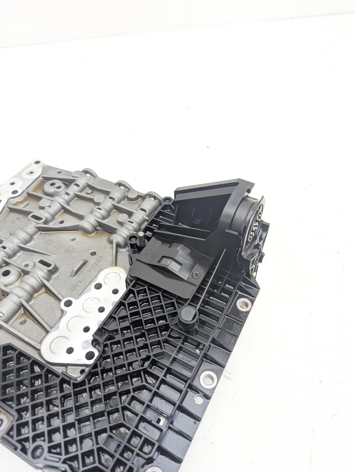 2008-2010 BMW 535i A/T Transmission Valve Body Mechatronic Unit - 7592496 image 4