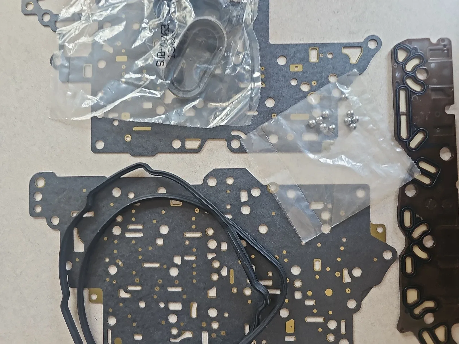 GENERAL MOTORS AUTOMATIC AUTO TRANS VALVE BODY KIT OEM # 24273013 image 3