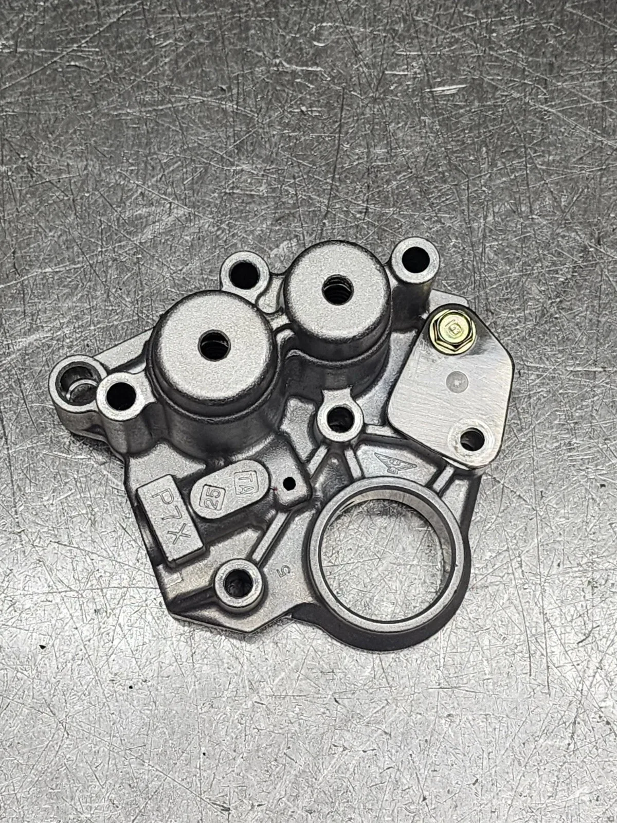 Honda 4-Speed Transmission Valve Body / Accumulator Cast# P7X image 2