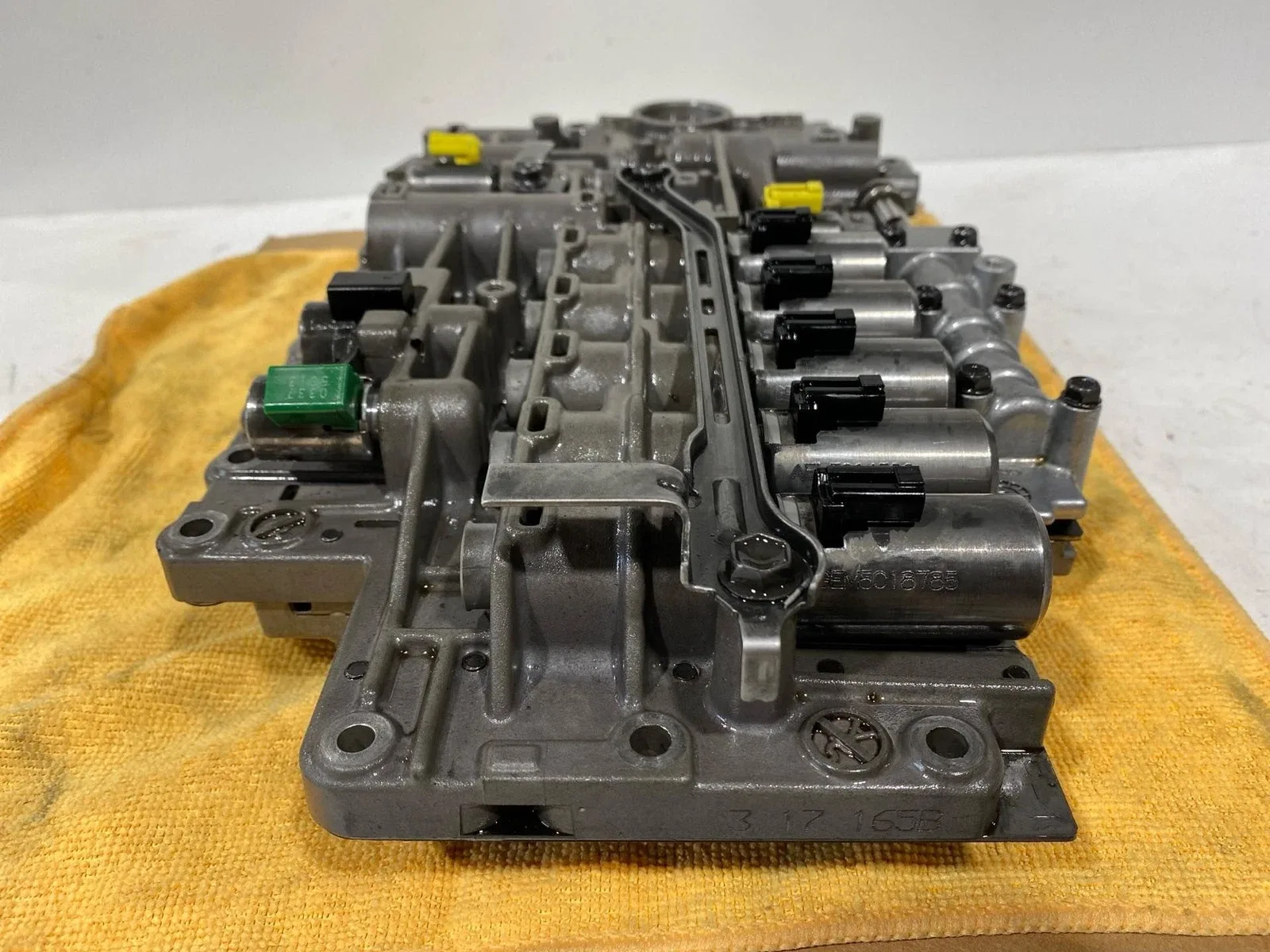 2015 Audi Q7 Volkswagen Touareg Transmission Valve Body C8325039 92K Miles (TL) image 4