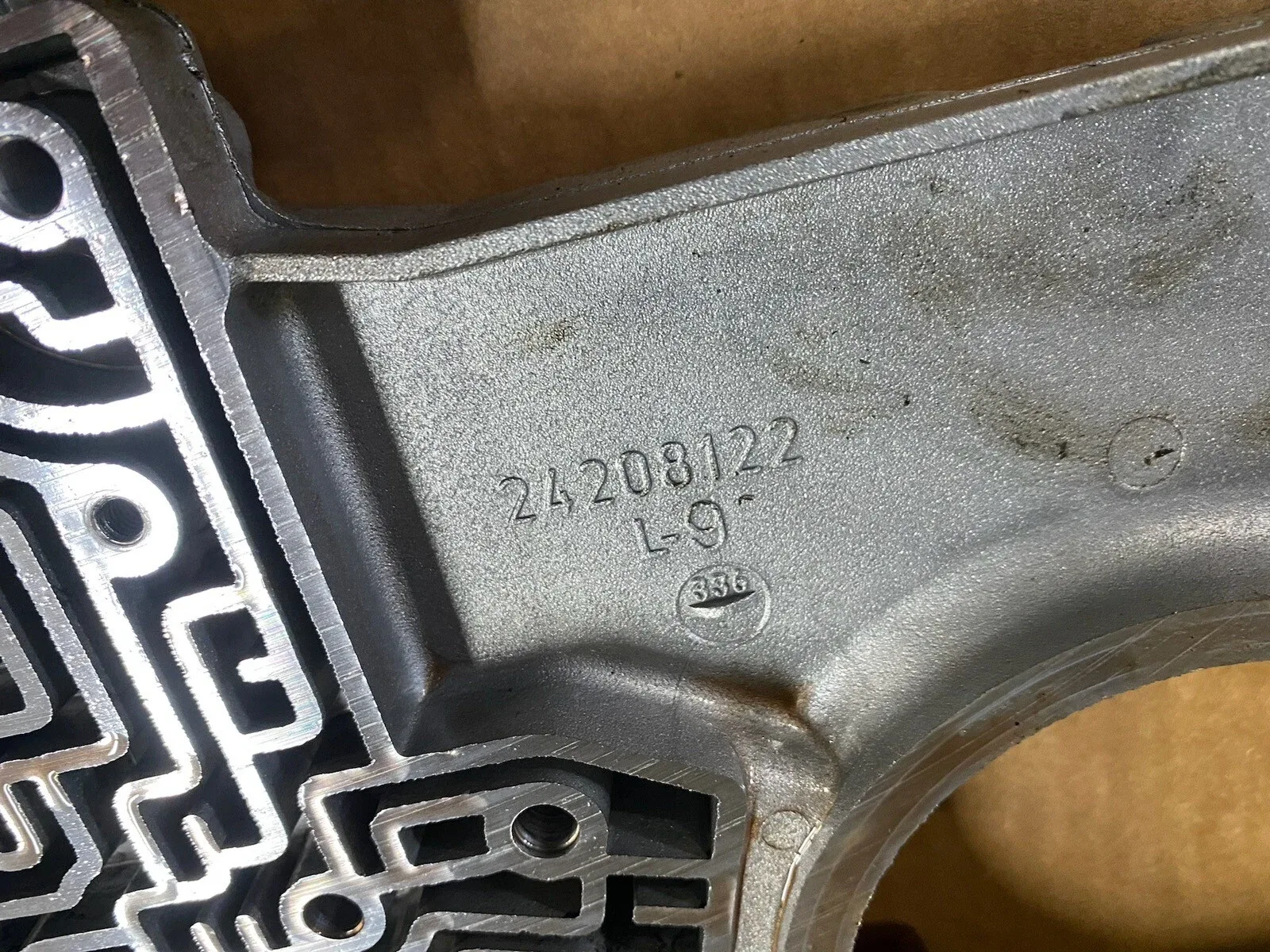 2002 Chevrolet Cavalier 2.2 Transmission Valve Body 24208122 ML5W25-26 image 2