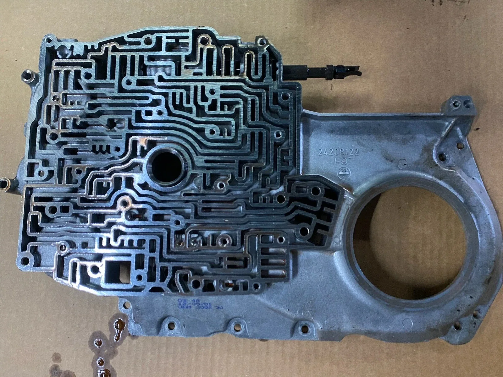 2002 Chevrolet Cavalier 2.2 Transmission Valve Body 24208122 ML5W25-26