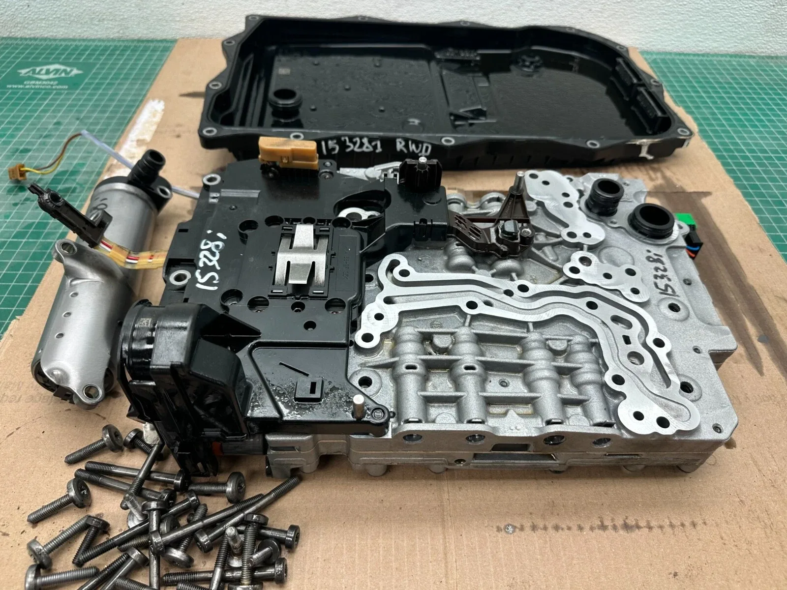 14-16 BMW 328i 8HP-45 AUTOMATIC TRANSMISSION CONDUCTOR PLATE VALVE BODY OEM image 3