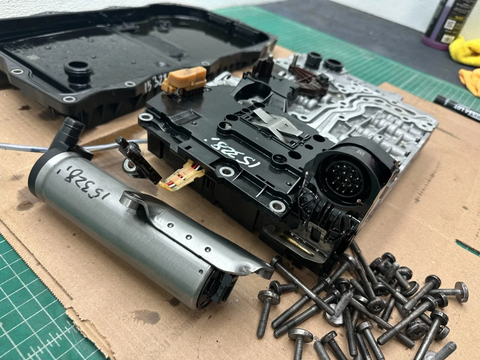 14-16 BMW 328i 8HP-45 AUTOMATIC TRANSMISSION CONDUCTOR PLATE VALVE BODY OEM image 4