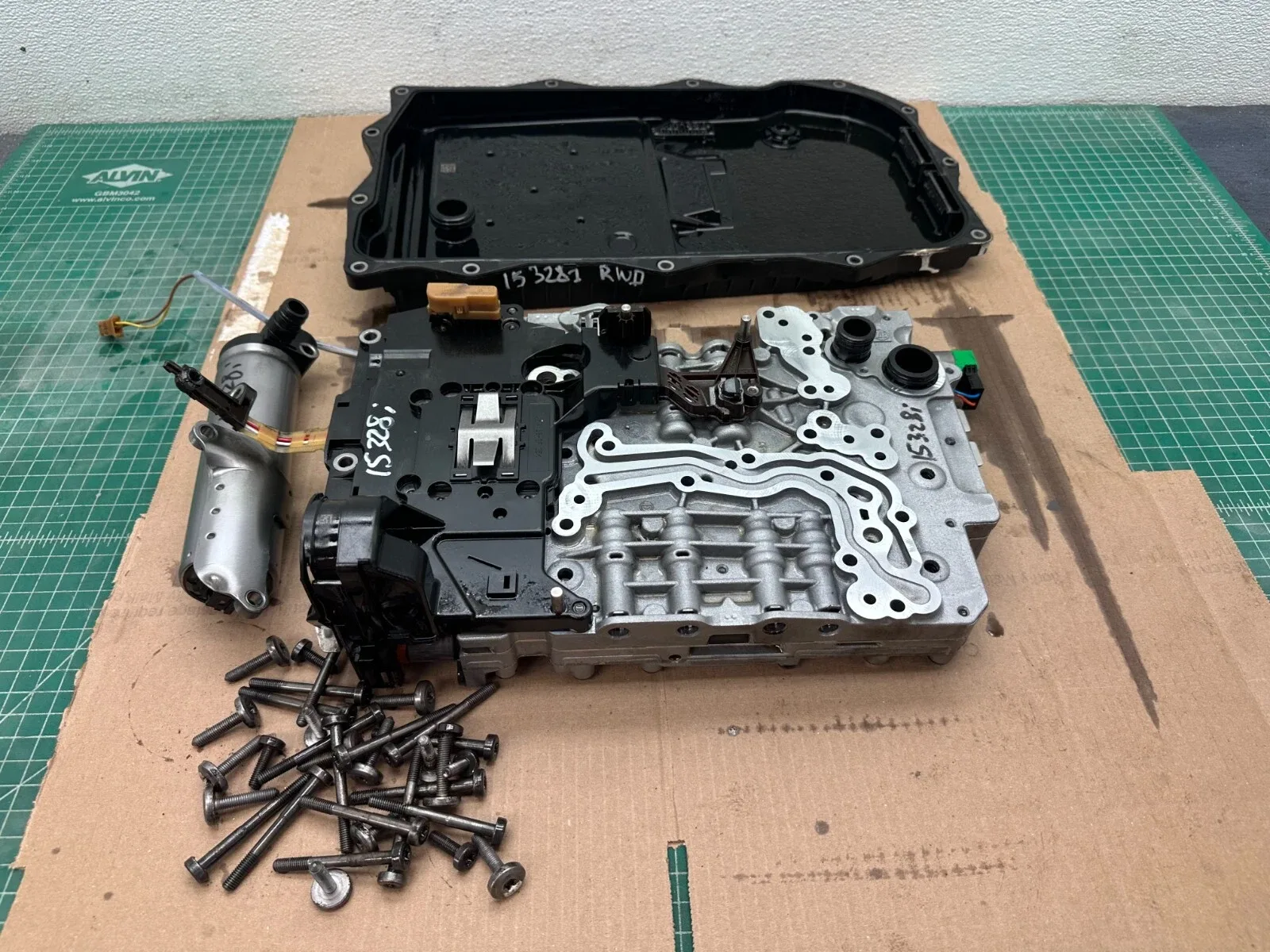 14-16 BMW 328i 8HP-45 AUTOMATIC TRANSMISSION CONDUCTOR PLATE VALVE BODY OEM