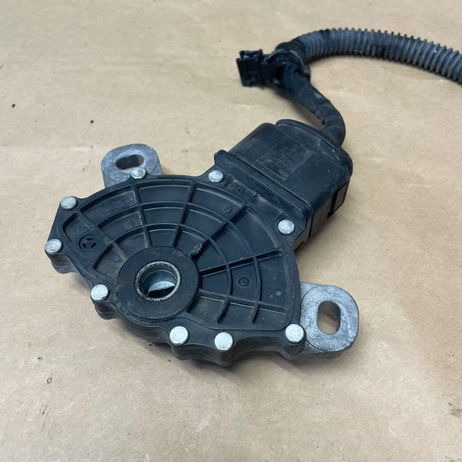 CAYENNE TOUAREG AUDI Q3 TRANSMISSION GEAR POSITION NEUTRAL SAFETY SWITCH SENSOR image 3