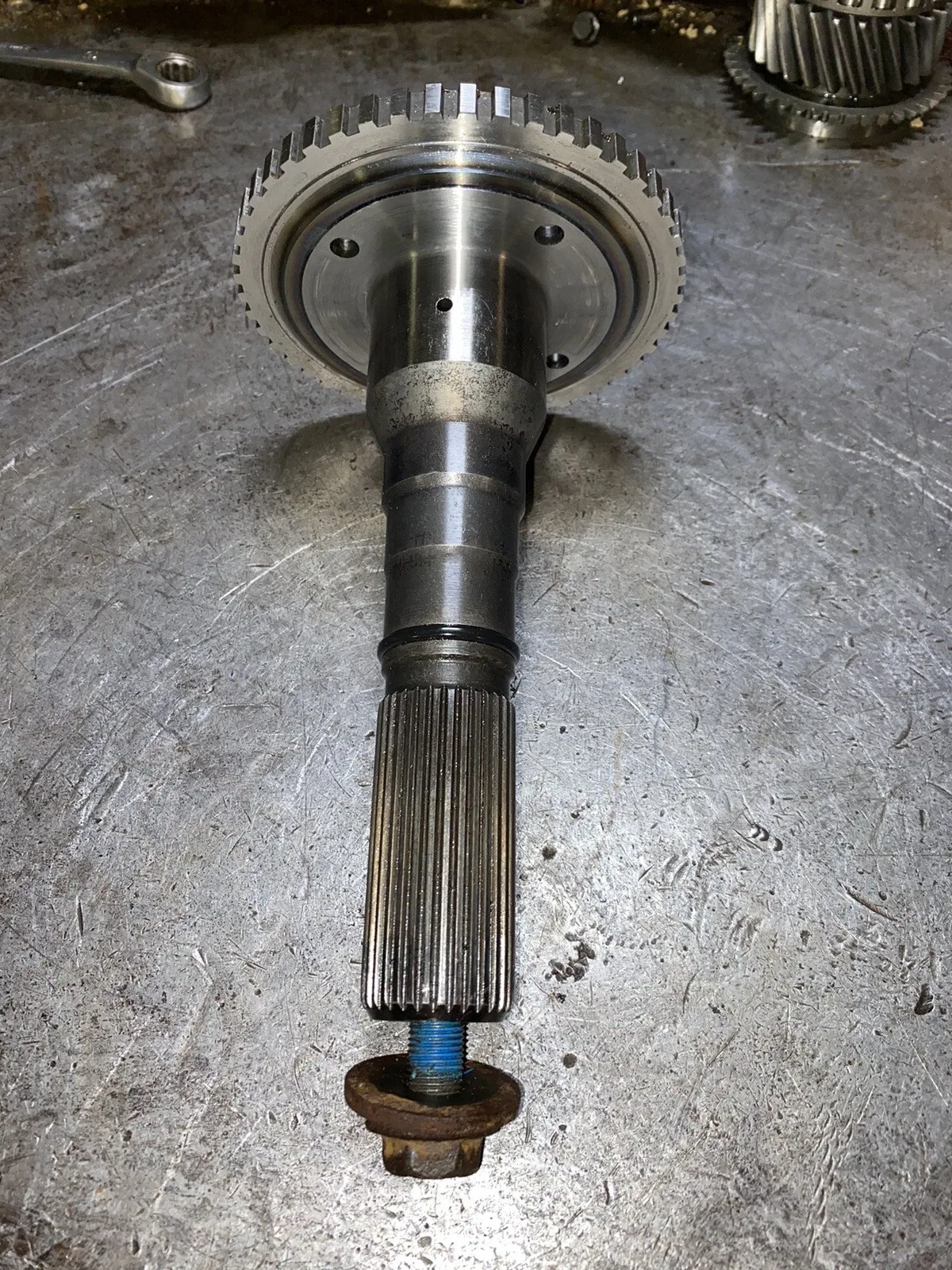 Chevy/GM 4L80E threaded output shaft w lube hole for E-brake assembly