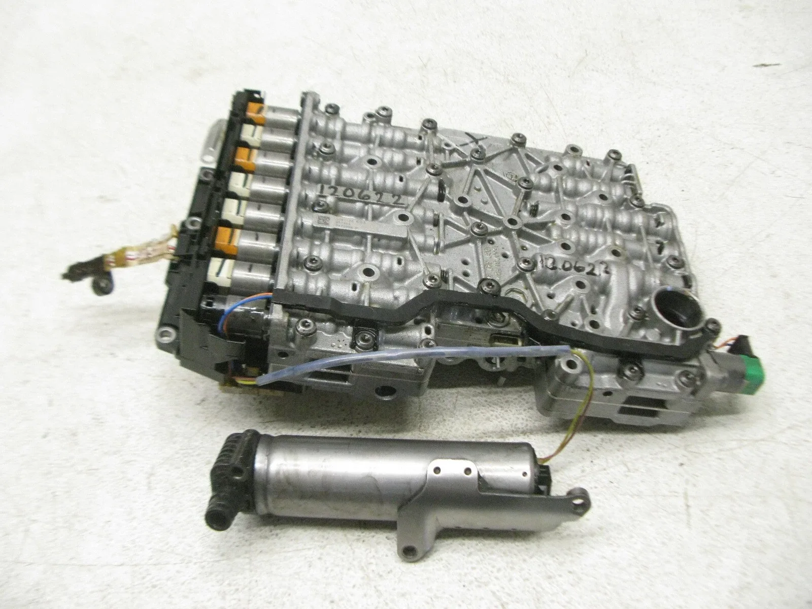 13-19 BMW F07 550i GT 650i 750i ALPINA B7 AUTOMATIC TRANSMISSION VALVE BODY 12 image 4