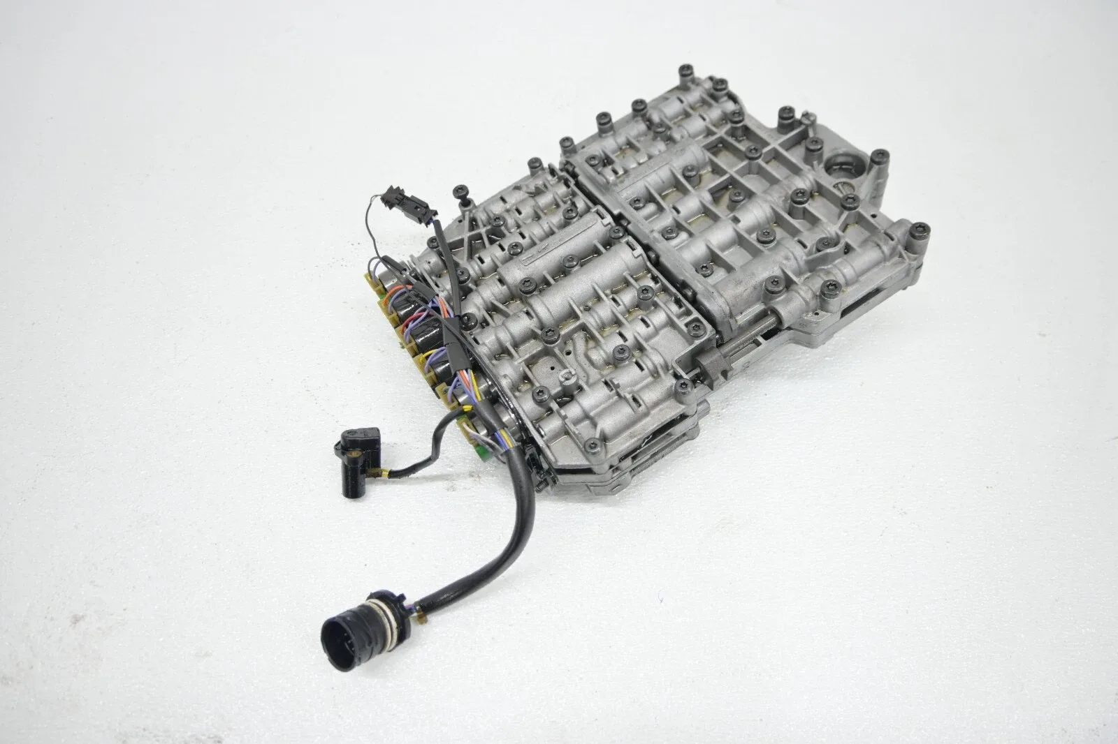 2000-2006 BMW E46 3 Series Automatic Transmission Valve Body Switch Unit 24307521362 image 3