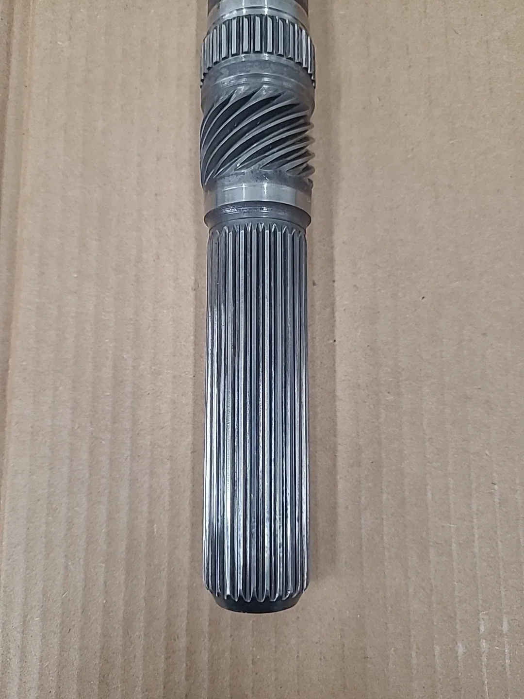 200-4R Output Shaft ‘81-up image 2
