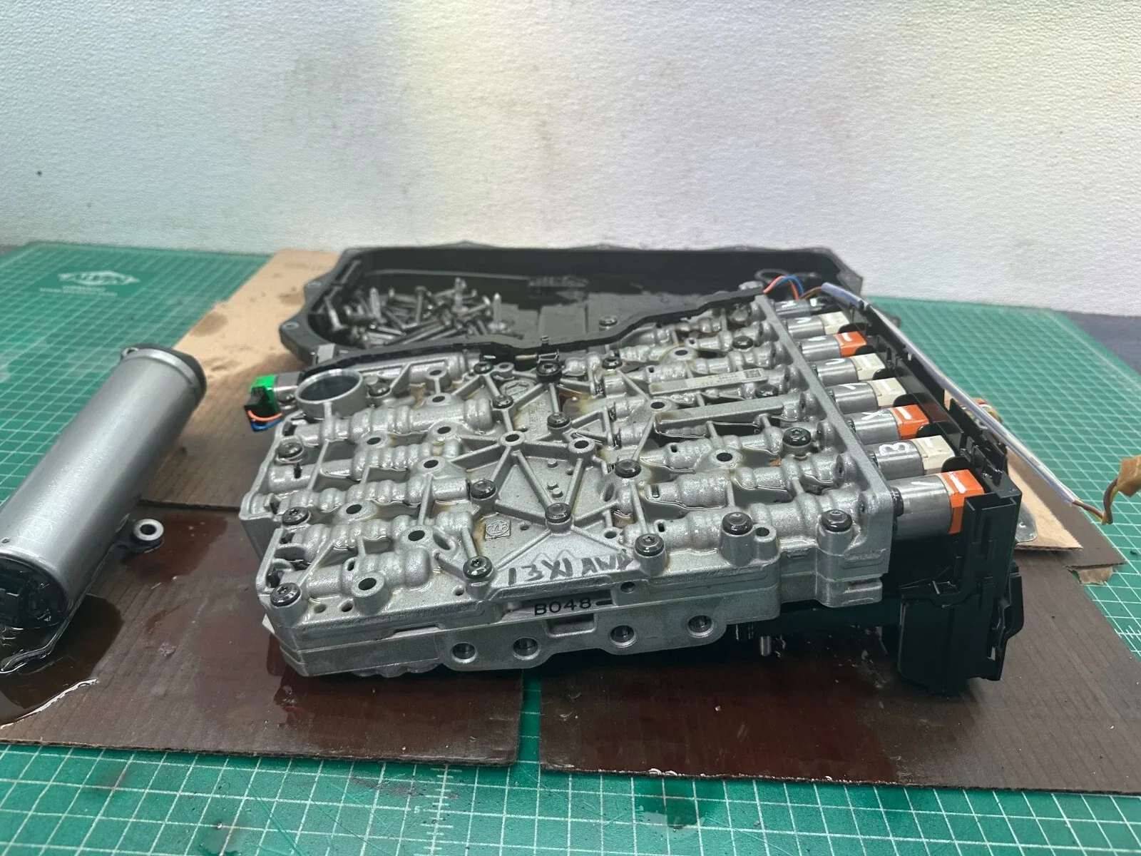 2013-2015 BMW X1 xDrive28i 8HP-45X Valve Body MPN 8601661 image 4