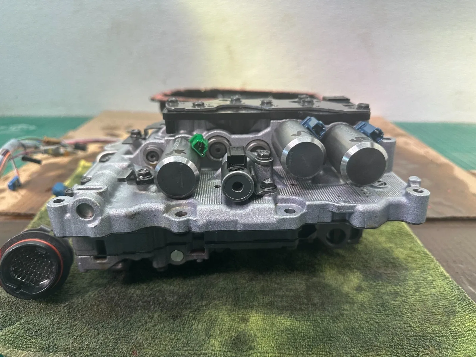 2017 BMW X1 sDrive GA8F22AW AUTOMATIC TRANSMISSION CONDUCTOR PLATE VALVE BODY image 3