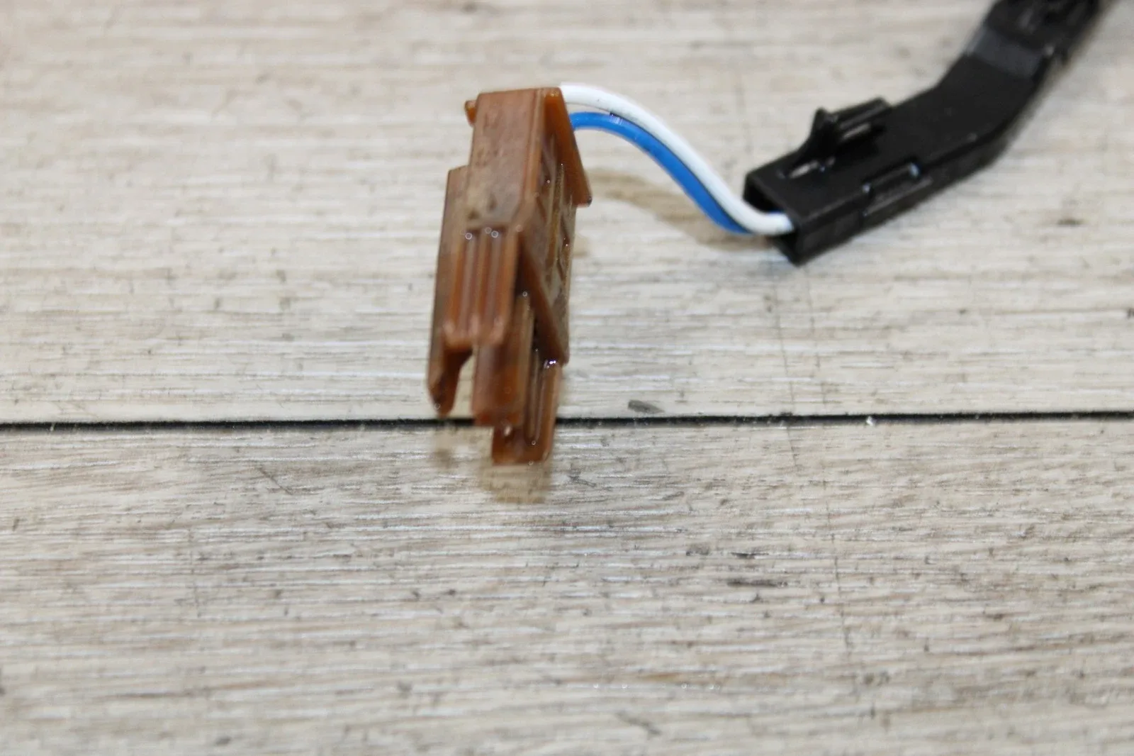 2012-2019 BMW F01/F02/F06/F12/F13 Transmission Valve Body Solenoid Wire MPN 1068227066 image 4