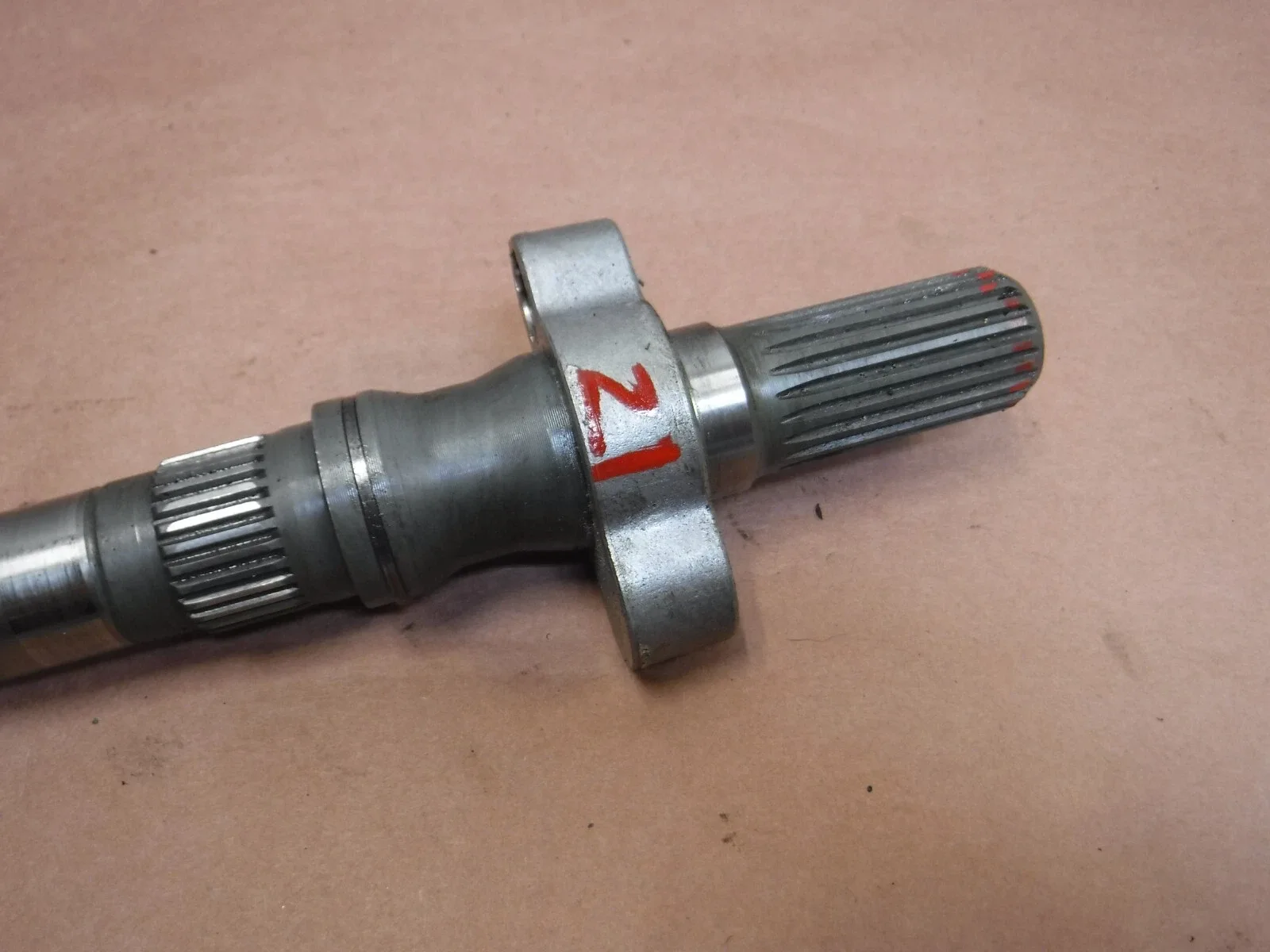 Jeep Cherokee XJ 1987-1990 AW4 Transmission Output Tail Shaft 4.0 4WD 21 image 2
