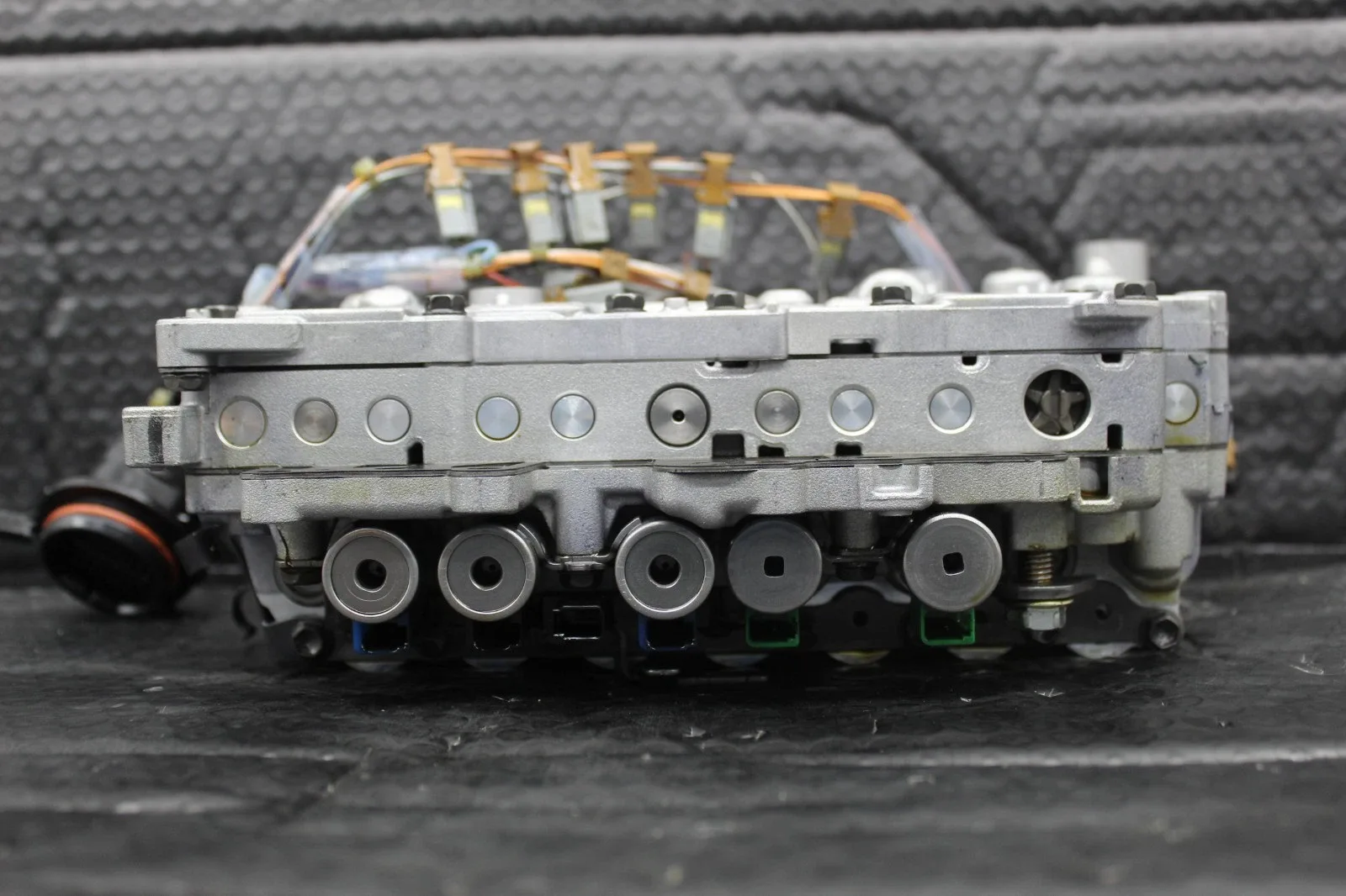 01-05 LEXUS UZZ40L GS430 SC430 A650E TRANSMISSION VALVE BODY MECHATRONIC OEM image 2