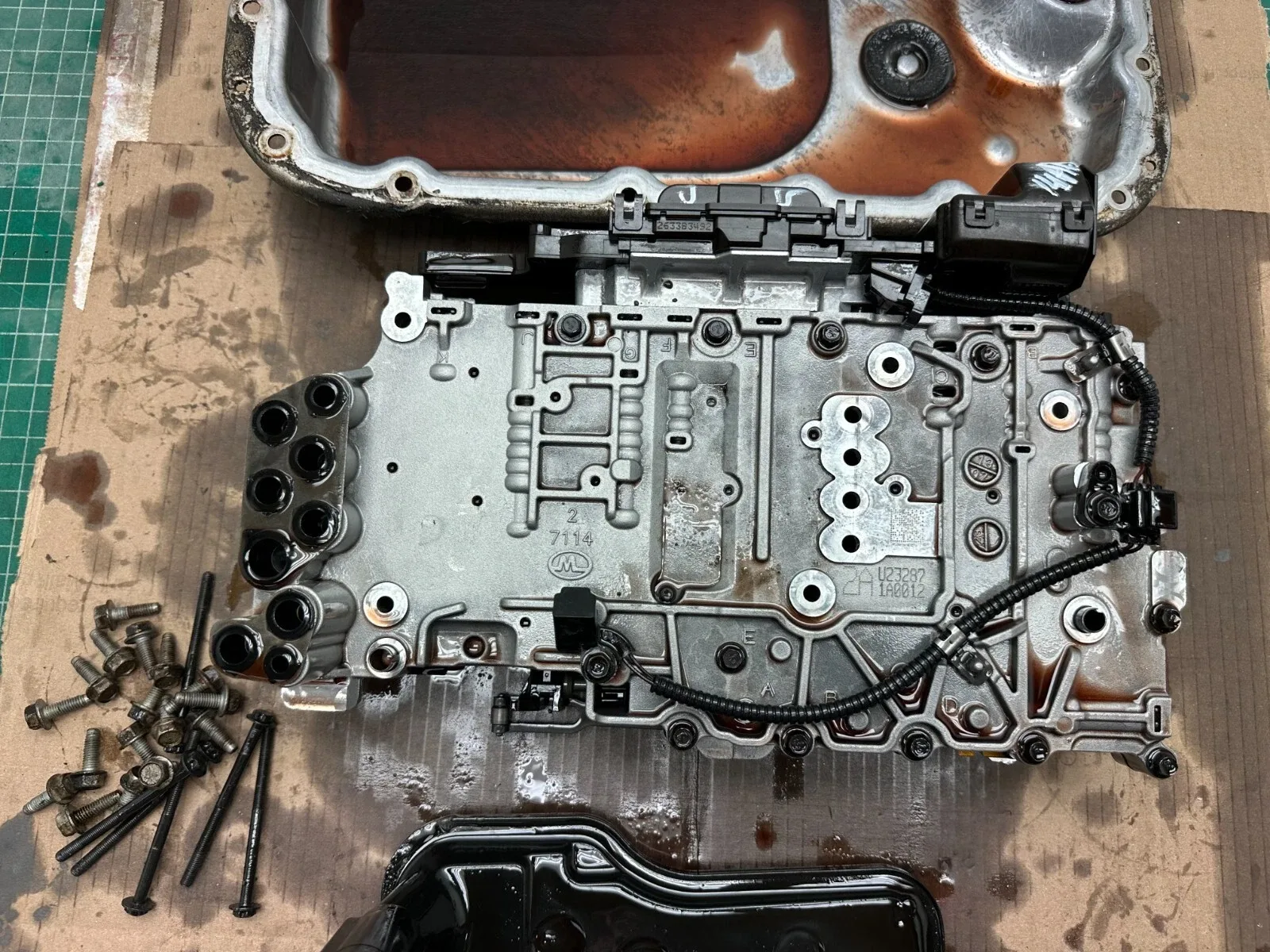 14-15 Cadillac ATS 4AWA AUTOMATIC TRANSMISSION CONDUCTOR PLATE VALVE BODY OEM image 3