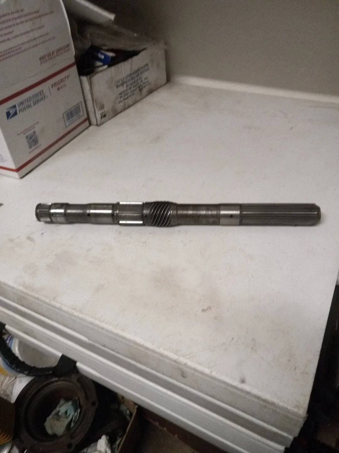 TH 350 OUTPUT SHAFT FOR SHORT TAIL HOUSING PASS CAR image 2