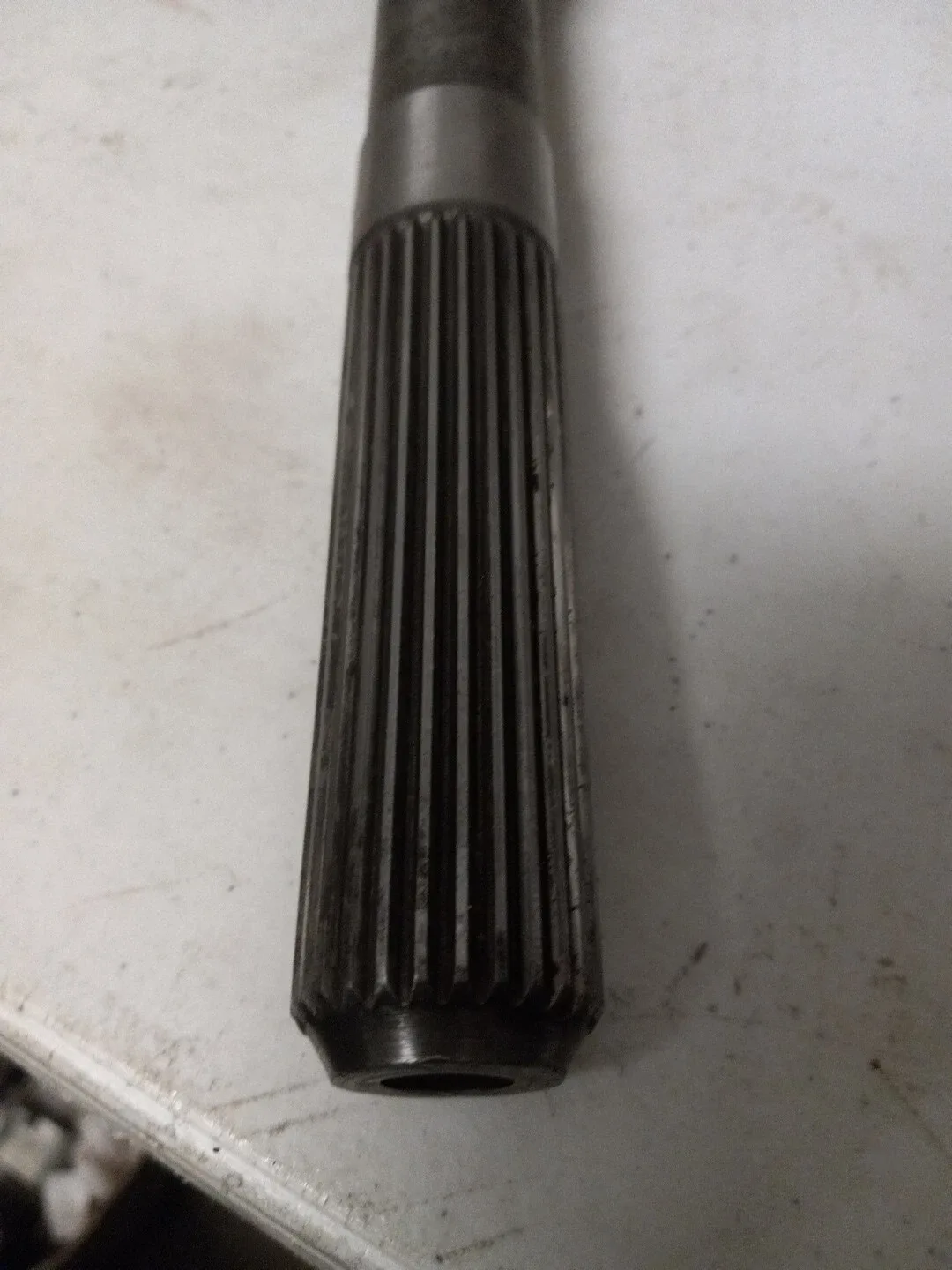 TH 350 OUTPUT SHAFT FOR SHORT TAIL HOUSING PASS CAR image 3