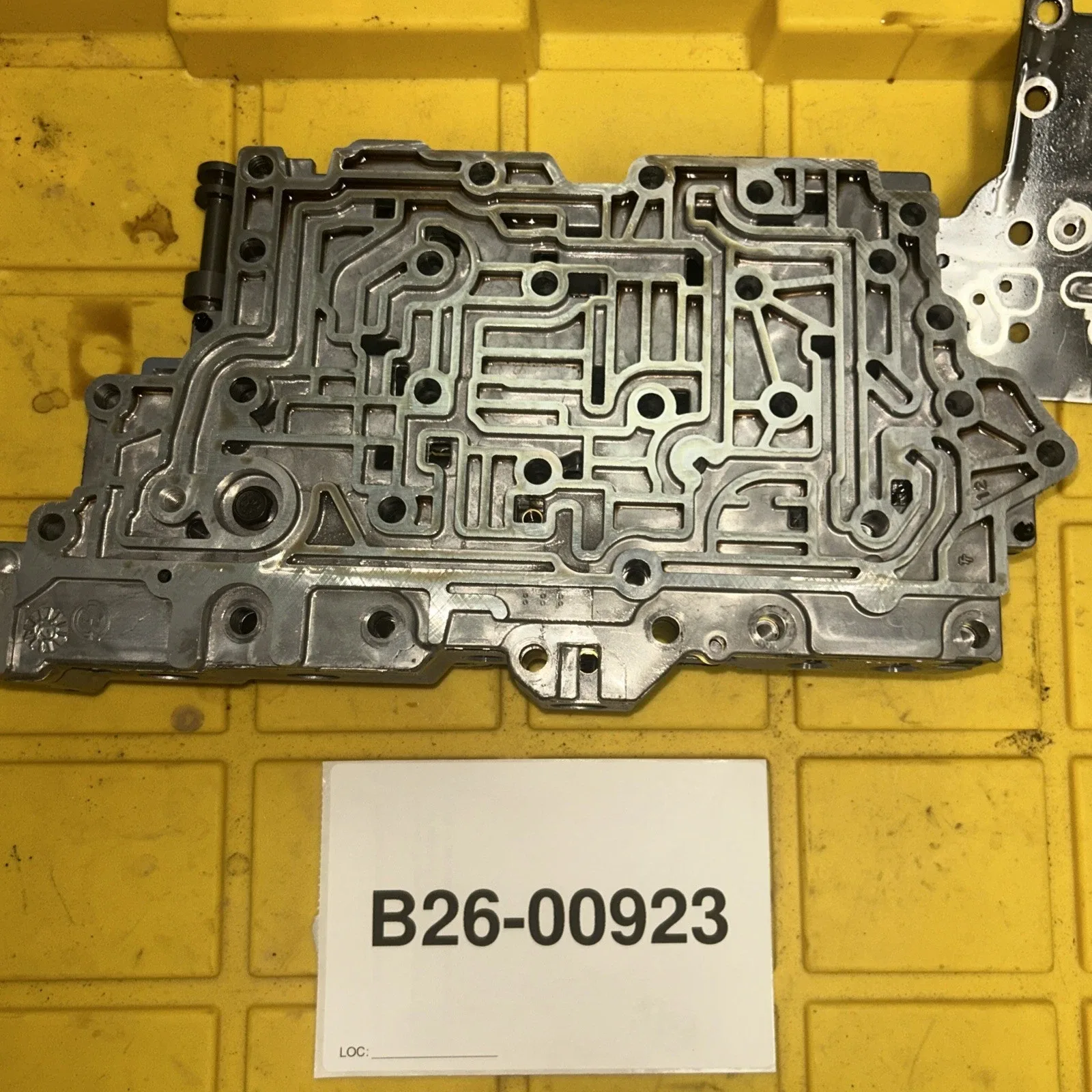 2012 Chevrolet Impala Automatic Transmission Valve Body Channel Plate 24254139 image 2