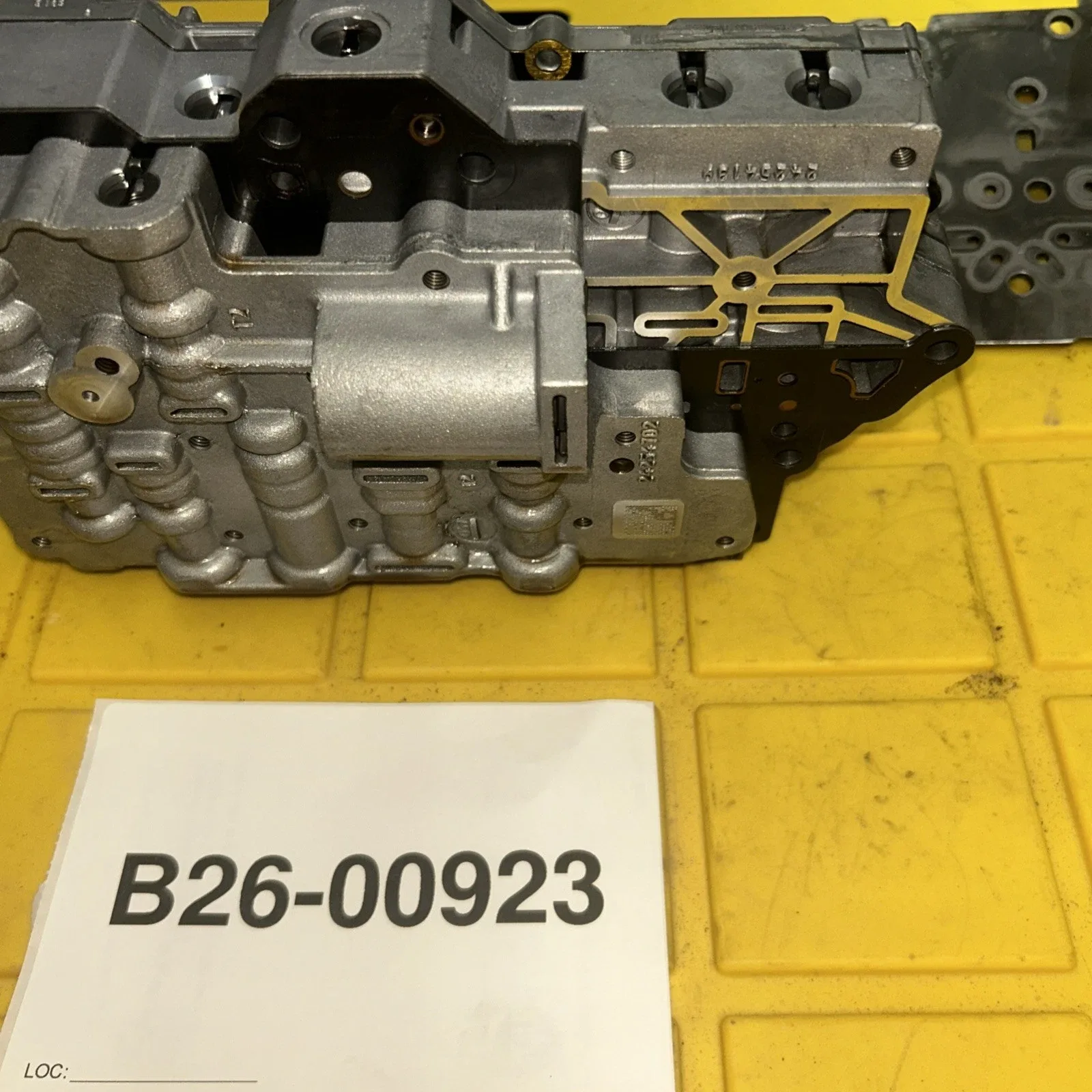 2012 Chevrolet Impala Automatic Transmission Valve Body Channel Plate 24254139 image 4