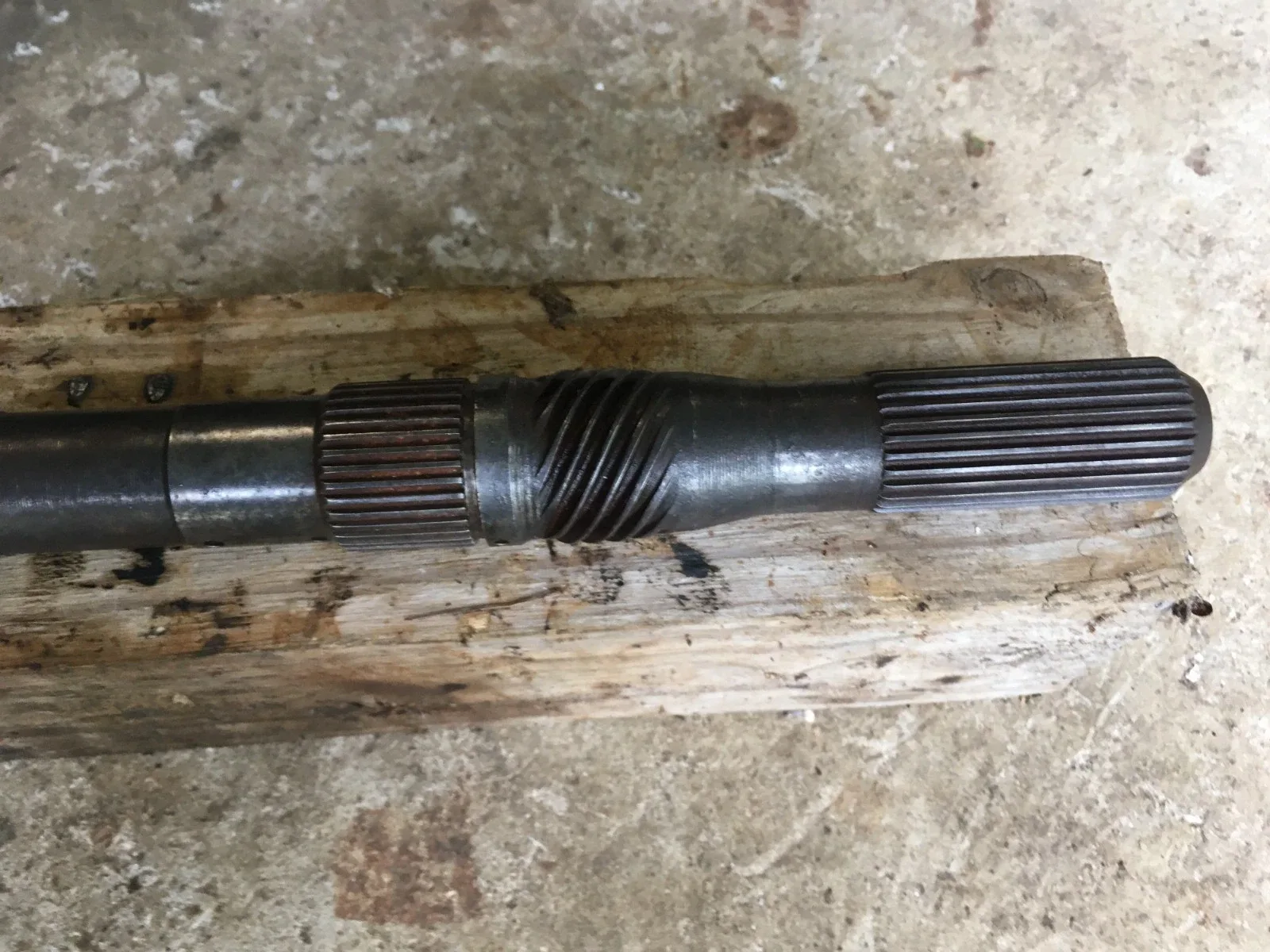 1982-up 700R4 output shaft 13-1/4, chevy, chevrolet 4x4 truck, k10 image 2