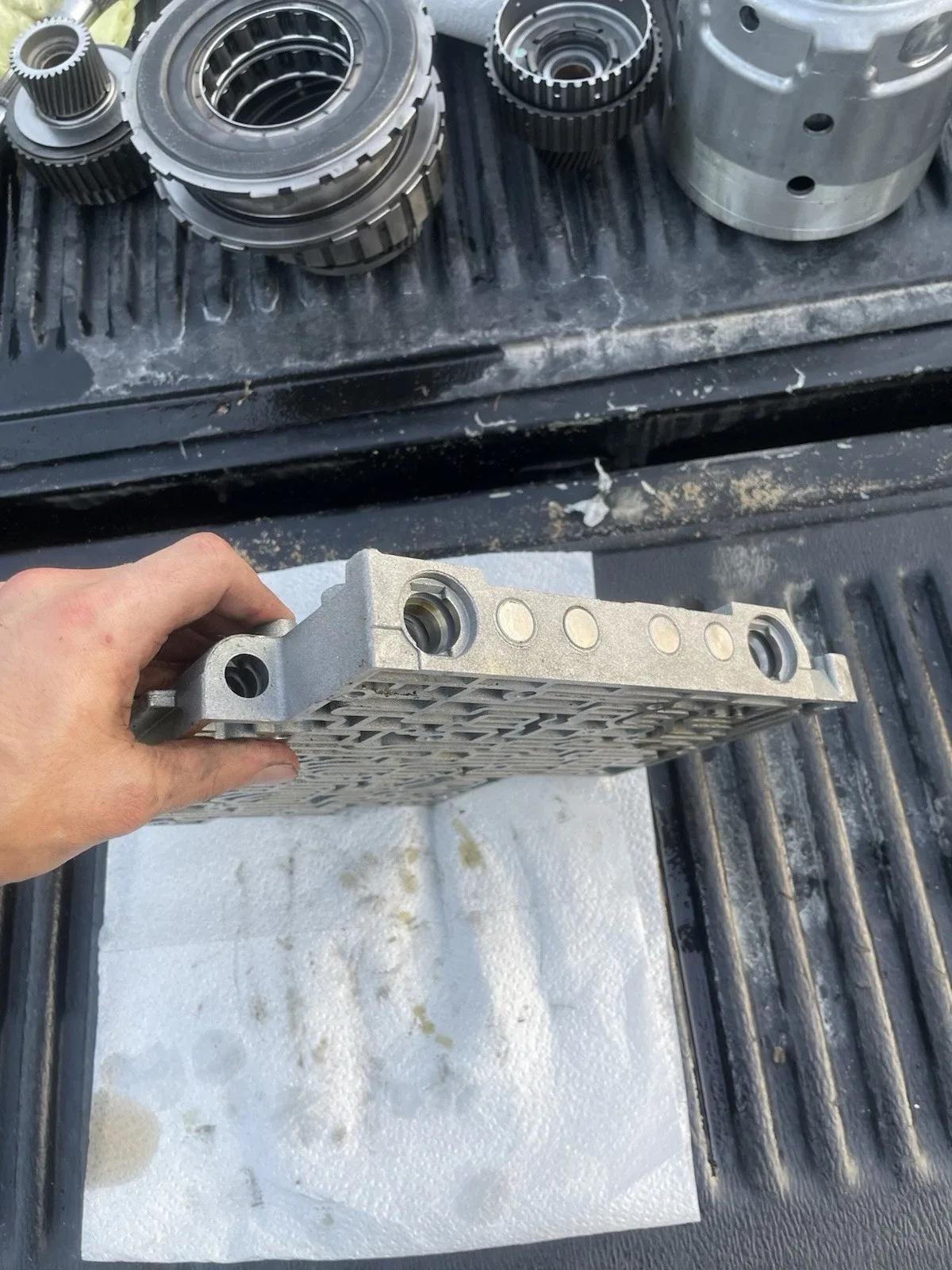 2005 GM 4L60 Valve Body Core image 2