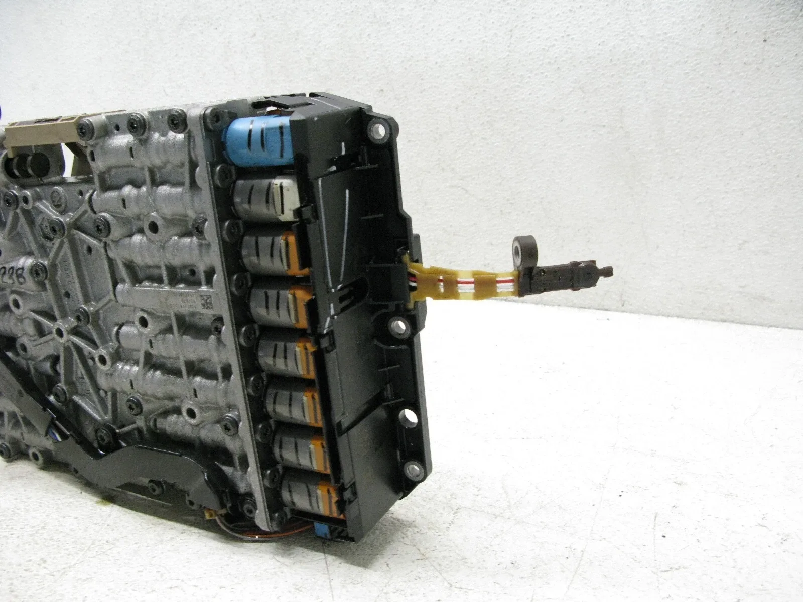 13-16 AUDI QUATTRO B8 A4 AUTOMATIC TRANSMISSION PRU VALVE BODY TCM 022823B image 2