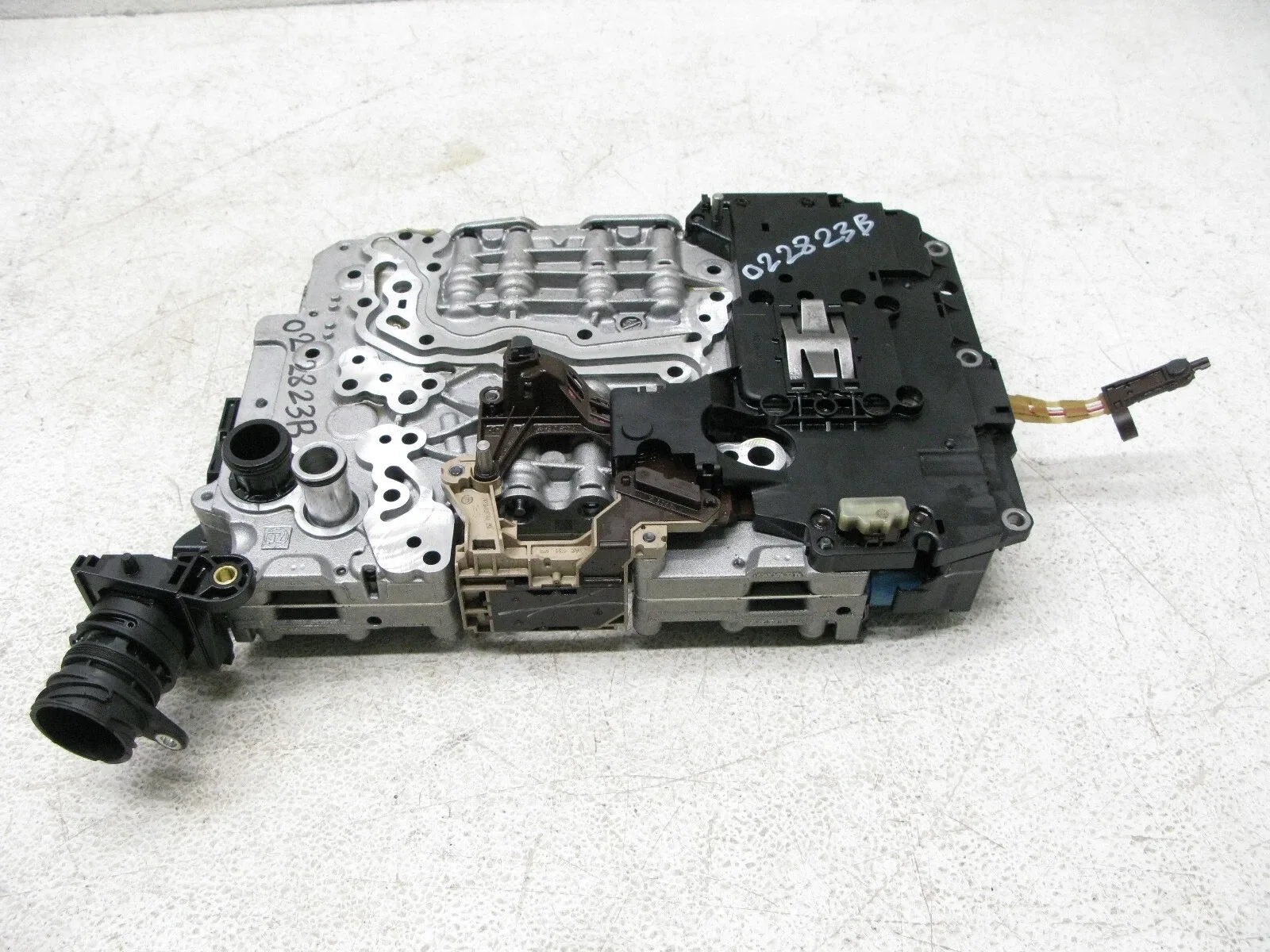 13-16 AUDI QUATTRO B8 A4 AUTOMATIC TRANSMISSION PRU VALVE BODY TCM 022823B image 4