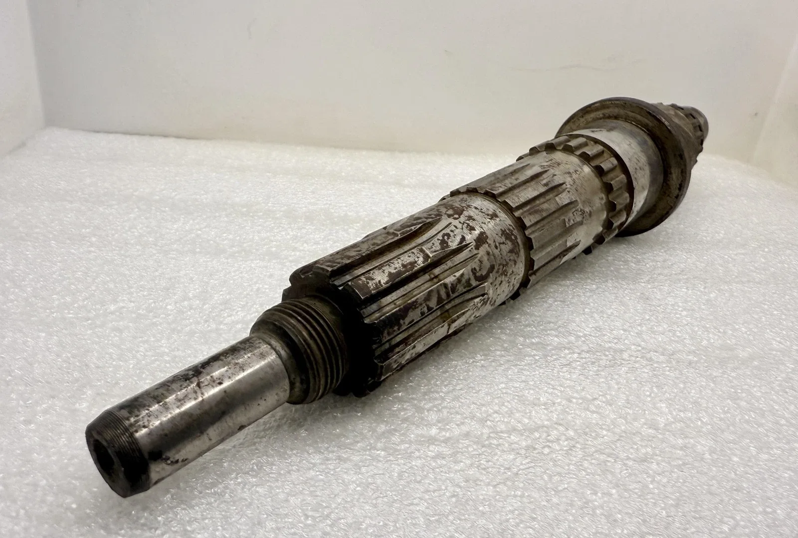 BMW 1502-2002tii 1500-2000CS E21 E12 4-Spd Manual Output Shaft 23211204527 NOS image 4